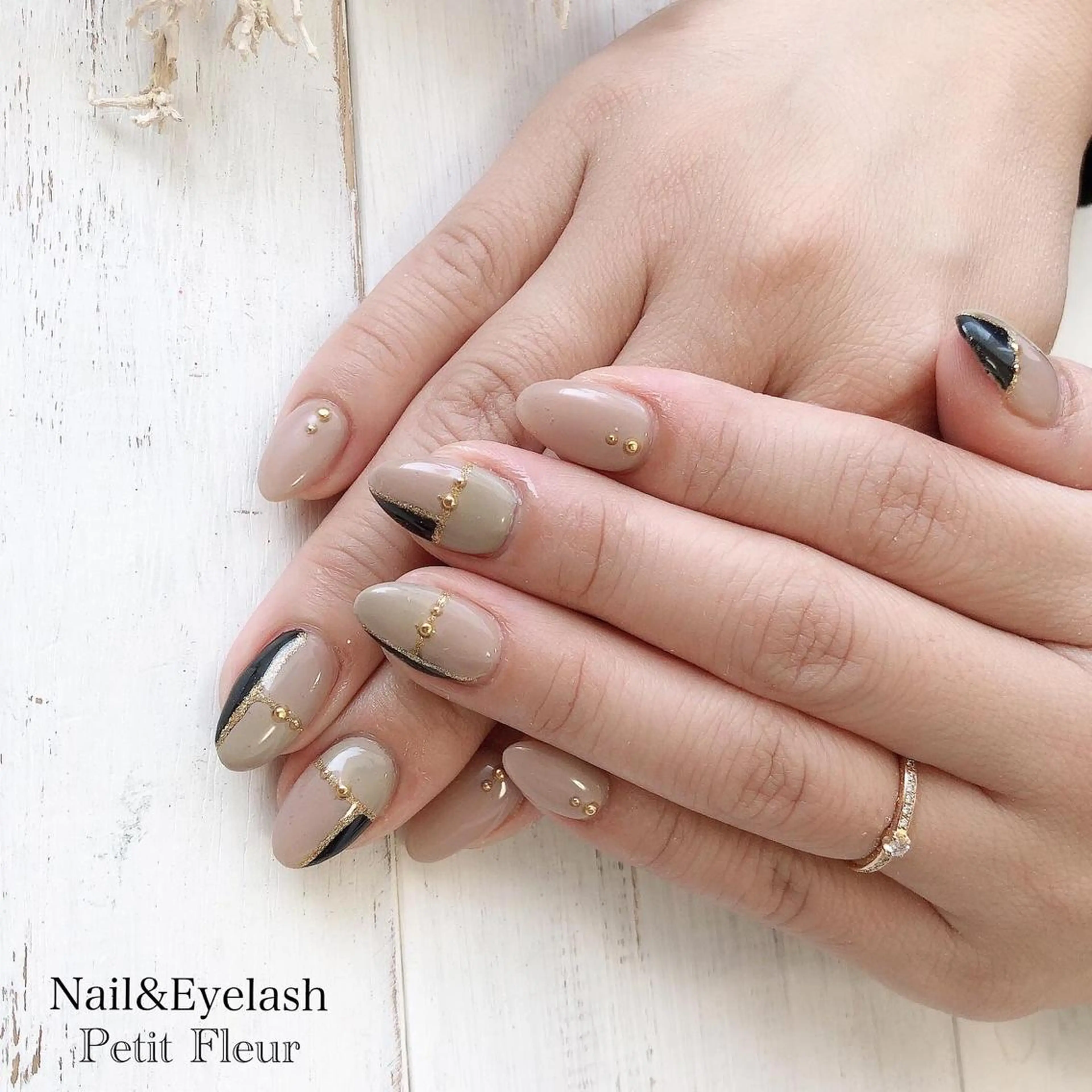 ネイル Petit Fleur所属・青柳 亜梨奈のマツエク・マツパデザイン