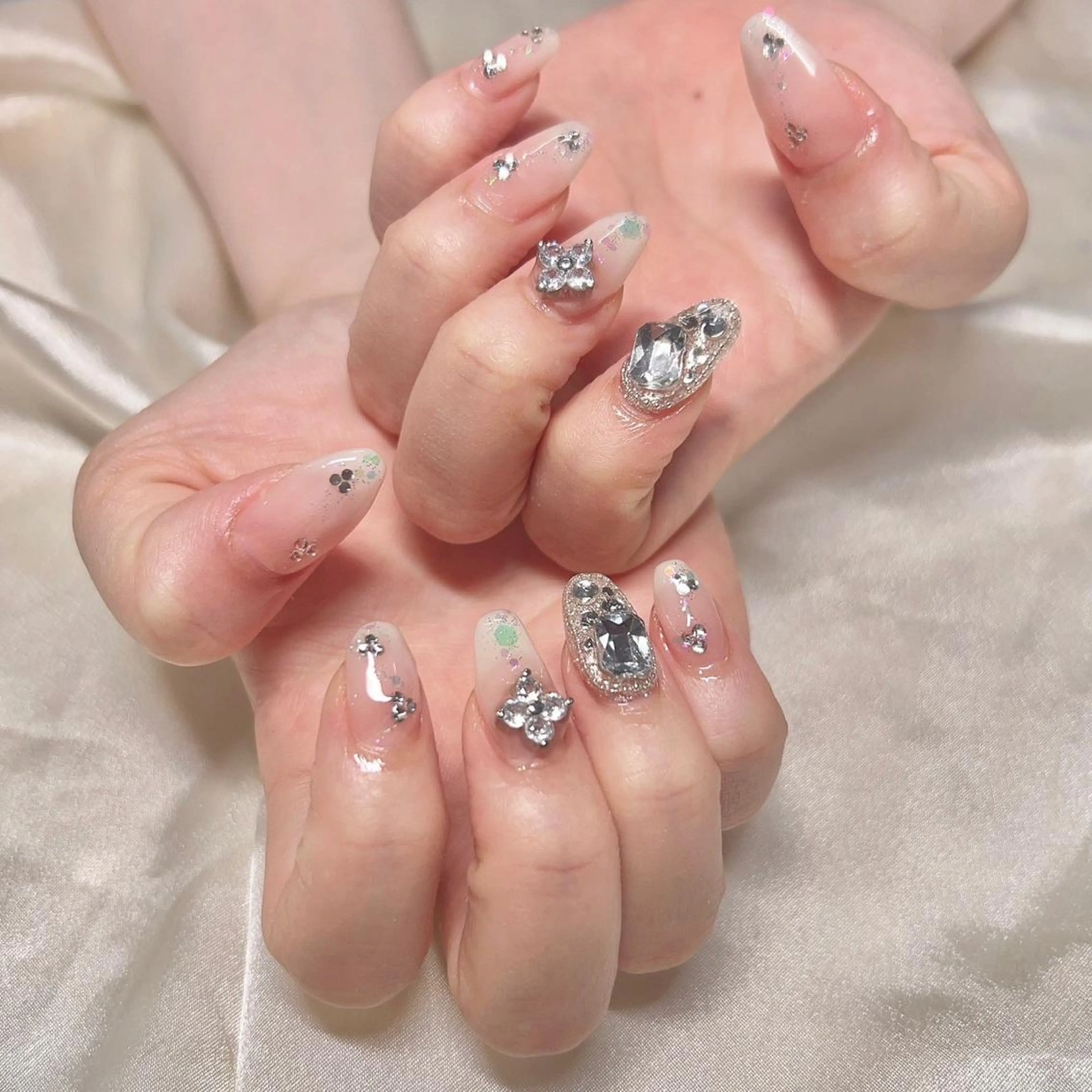 ネイル マツエク・マツパ アイブロウ 眉カラー 韓国風マツエク パリジェンヌラッシュリフト まつげパーマ ワンホンマツエク ハンドネイル Nail&eye Belire 新宿のネイルデザイン