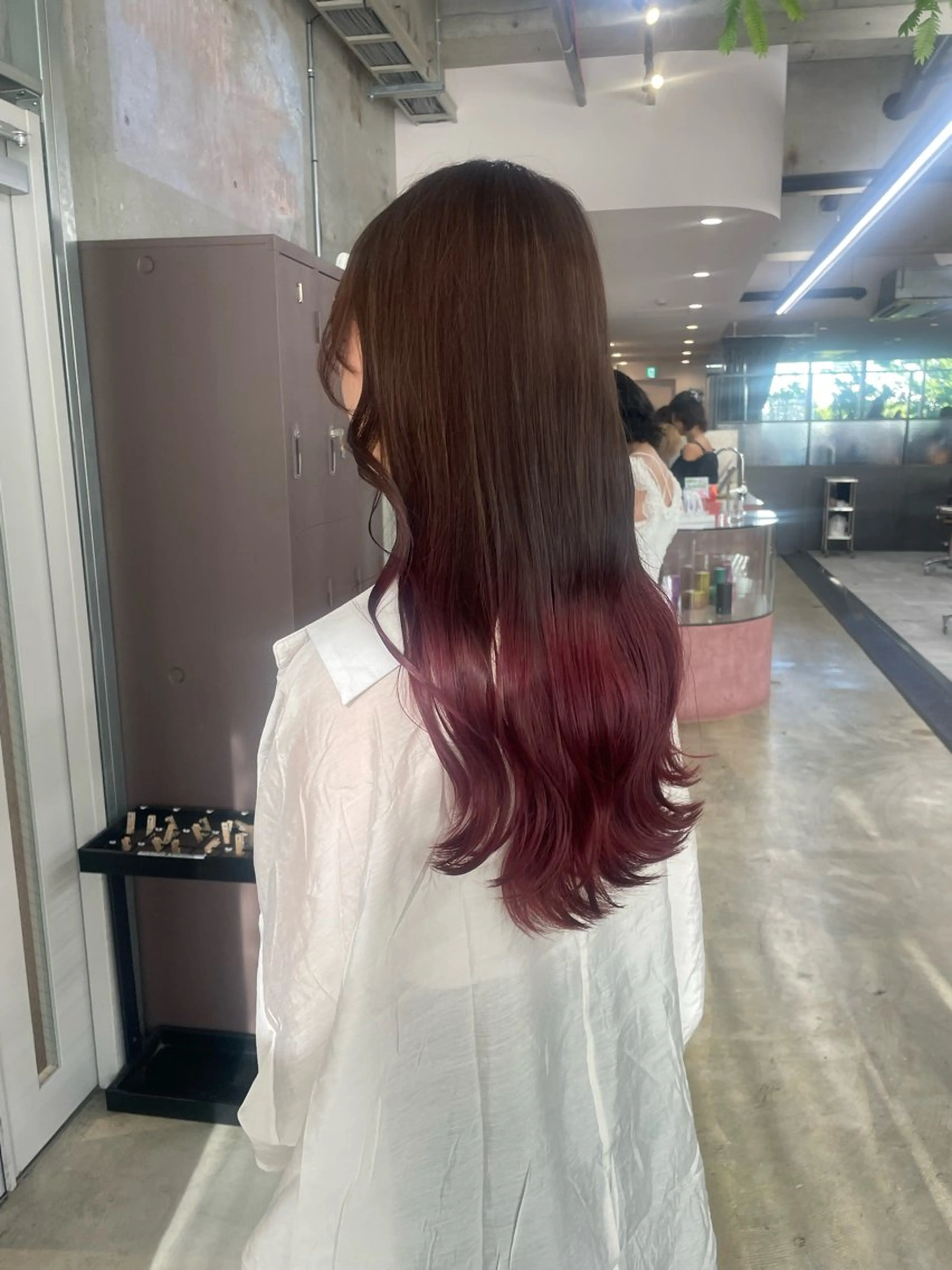 ロング カット ヘアカラー 鈴木瑛里／ブロンド ベージュ／男女のヘアスタイル