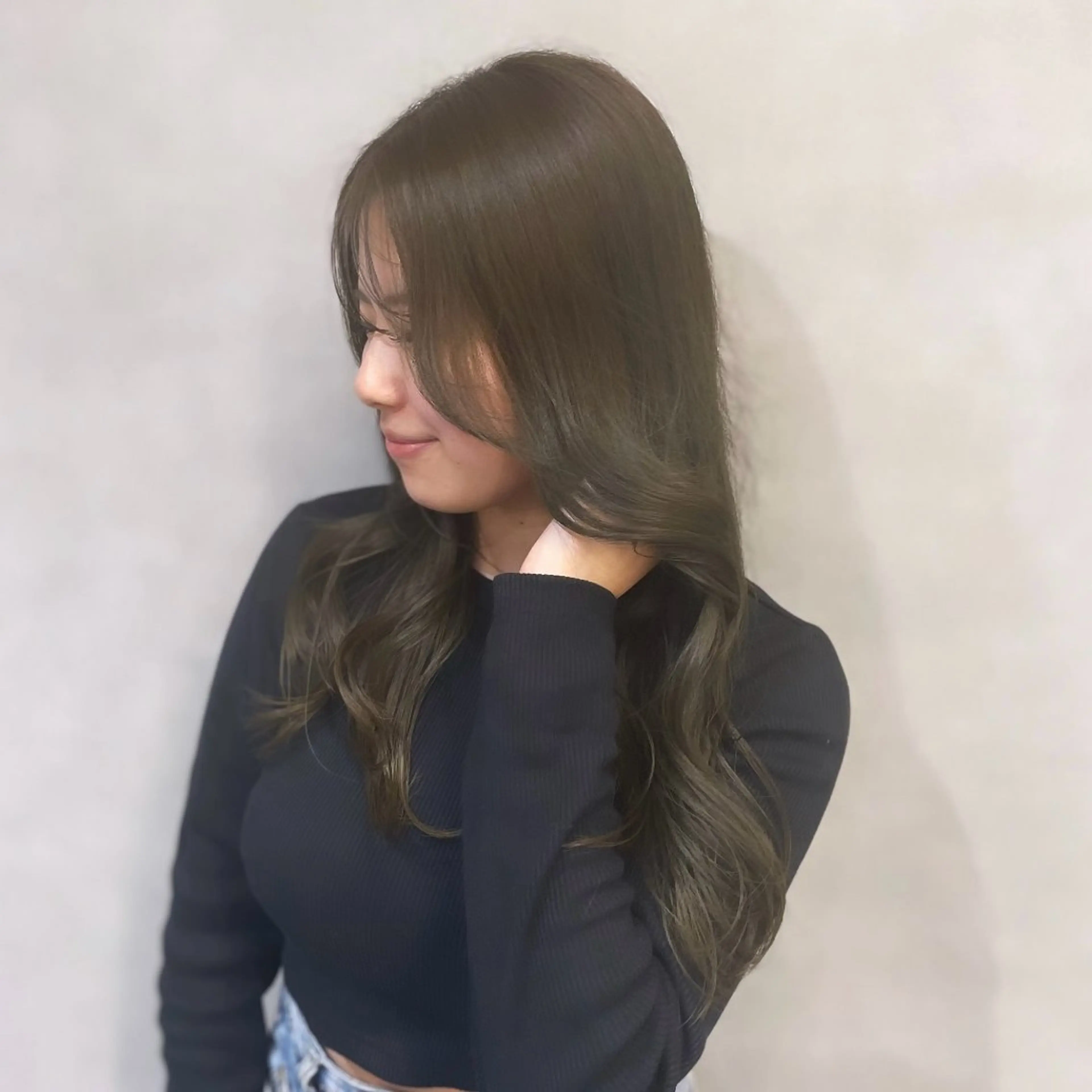 ロング カラー グレージュ オリーブグレージュ オリーブグレー レイヤーカット カット ヘアカラー Rui/透明感カラー 暖色/レイヤーカットのヘアスタイル