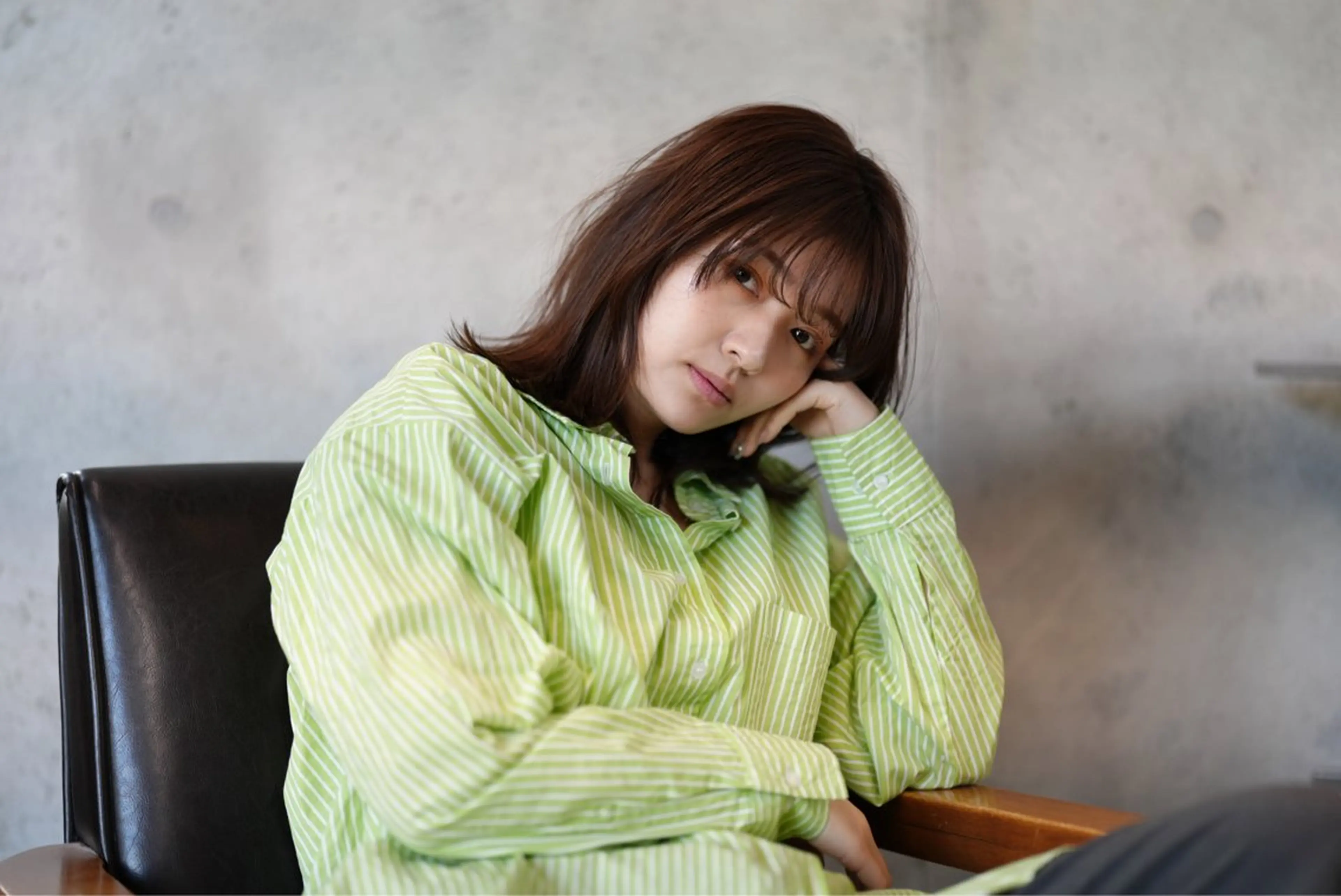 セミロング カラー ブリーチ ブリーチなしカラー 顔まわりレイヤー 顔周りカット レイヤーカット メンズブリーチカラー /NAOのヘアスタイル