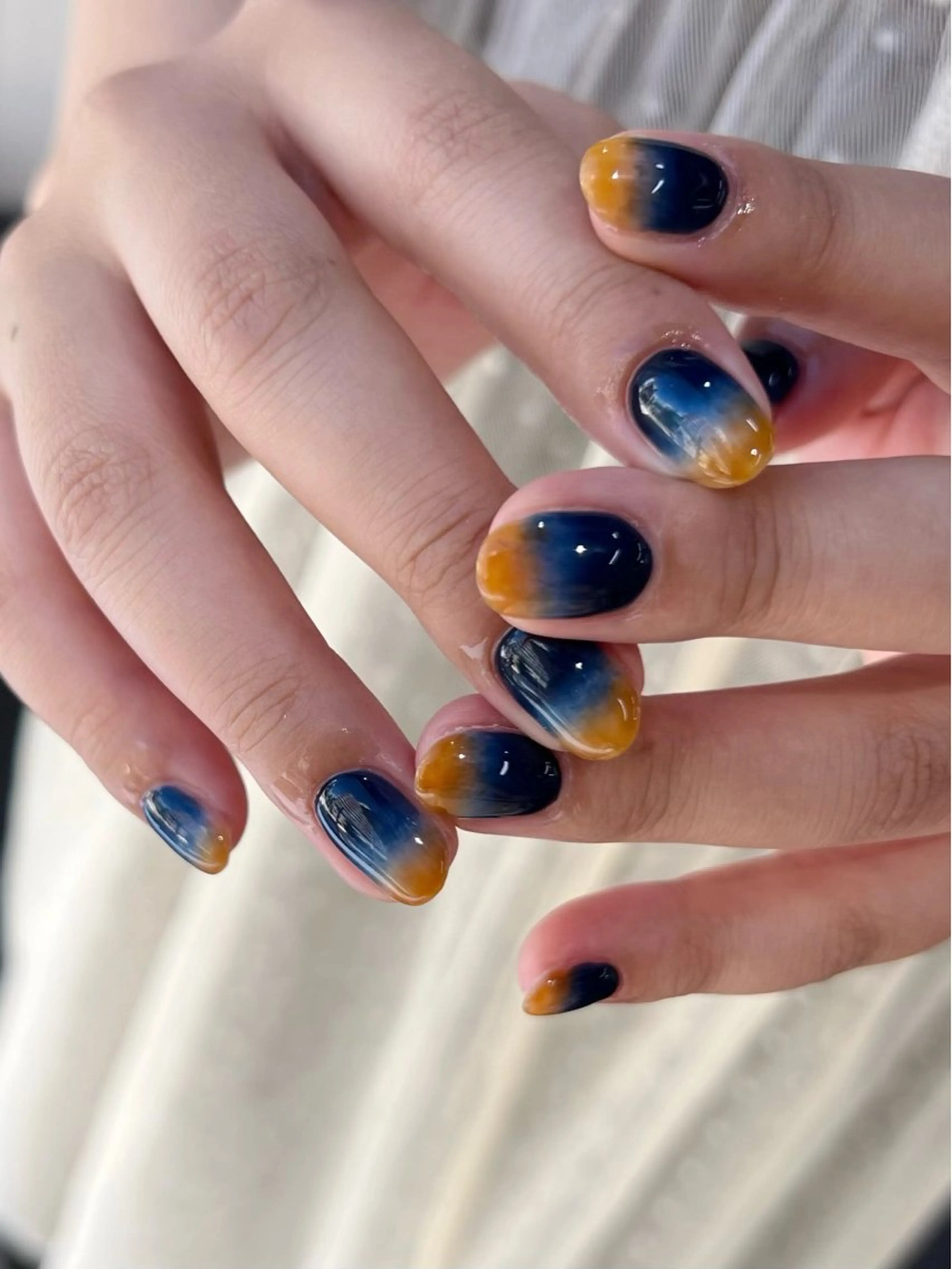ネイル グラデーション ネイビー オレンジ ハンドネイル フットネイル GRANDE大須 栄/店長 aki🌙のネイルデザイン