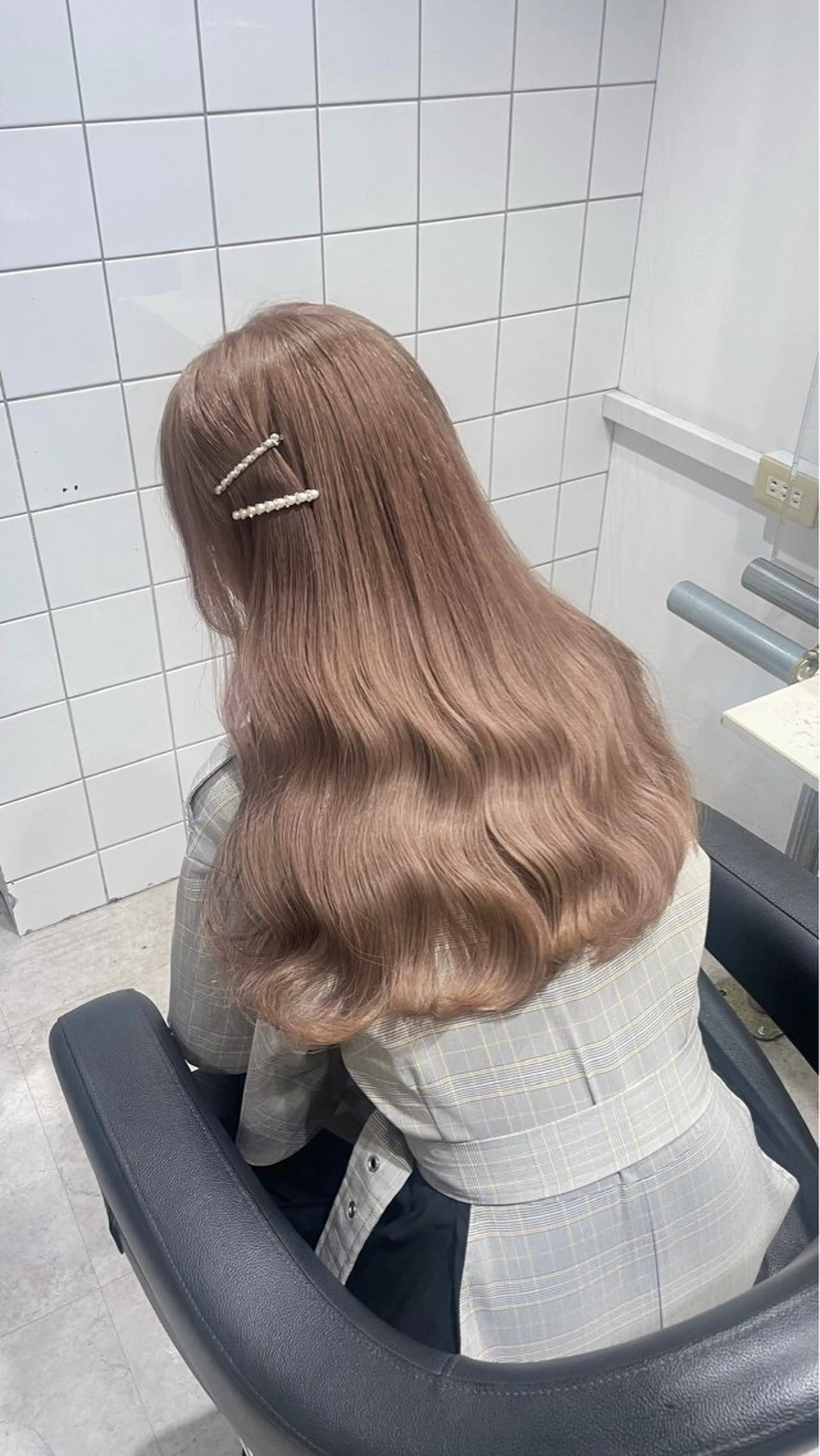 ミニモ学割【理想の色味✨️明度・彩度の高いカラー➡️】レイヤーorメンテカット➕ケアブリーチWカラー➕髪質改善➕コテ巻の写真