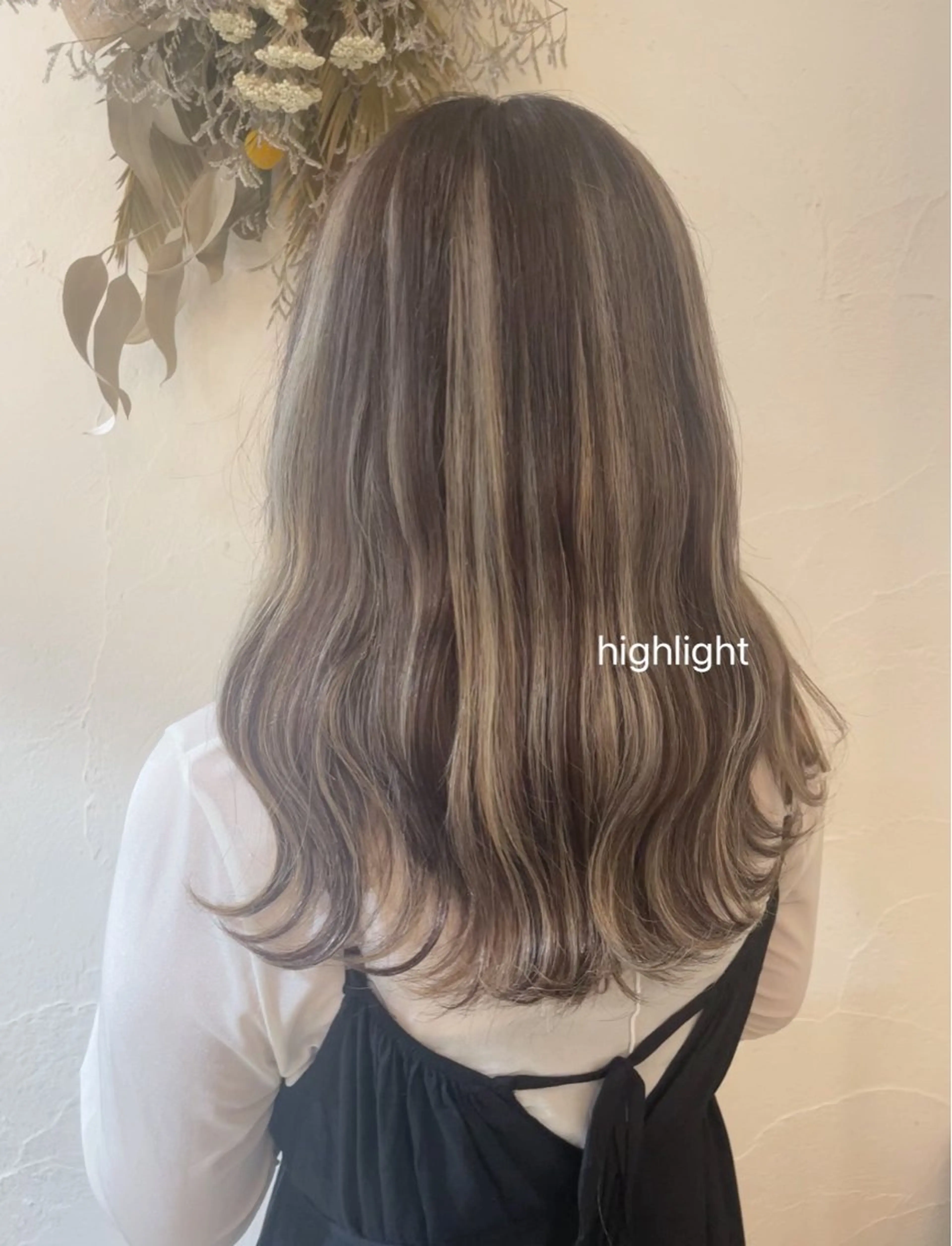 セミロング カラー ヘアアレンジ ブリーチ ハイライトカラー ハイライト ヘアカラー Hair muse'e所属・加藤 愛鈴のヘアスタイル