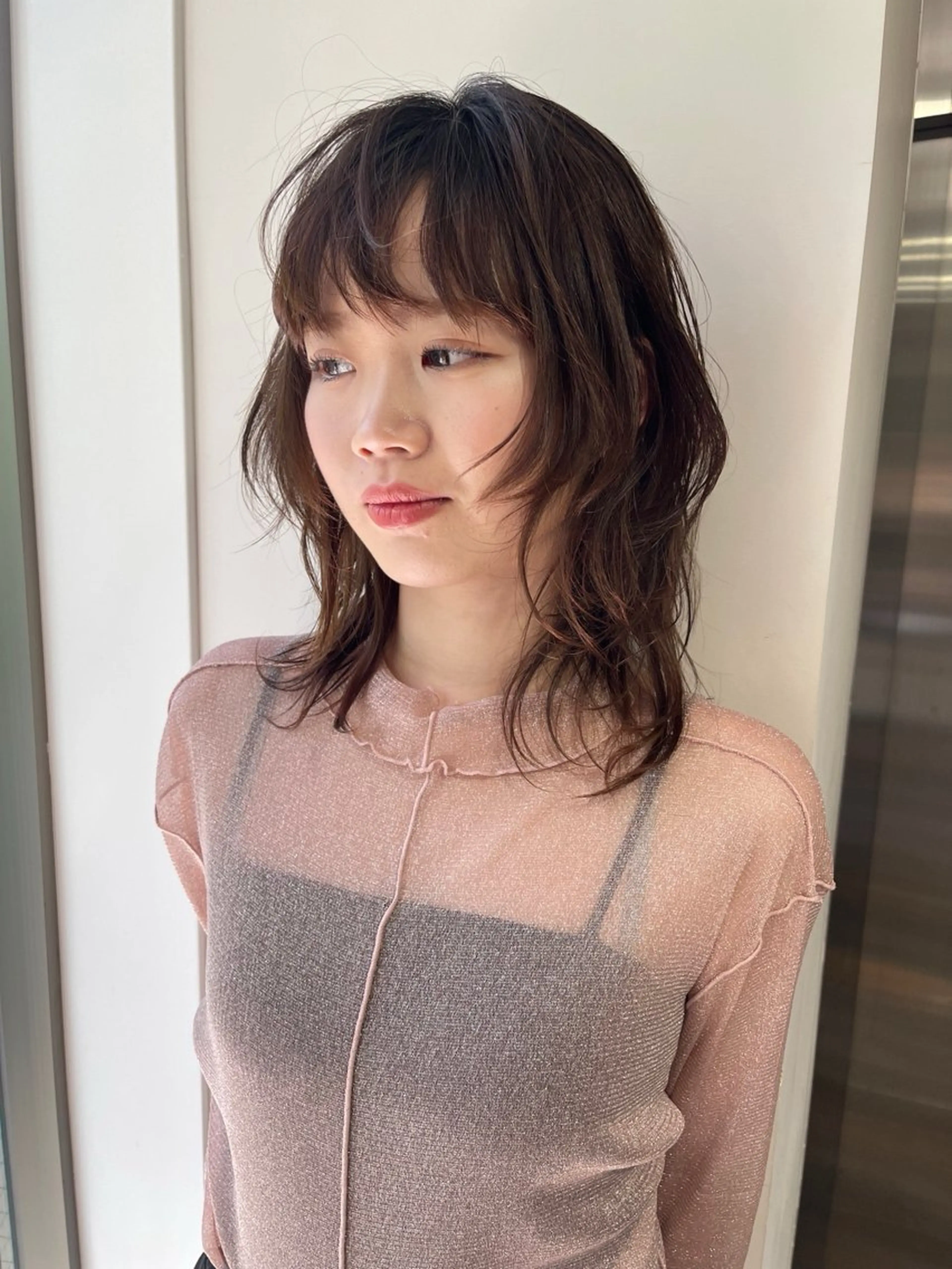 ミディアム カラー ミディアムレイヤー レイヤーカット ウルフカット ウルフレイヤー カット ヘアカラー トリートメント AiM 大名　似合わせカットのヘアスタイル