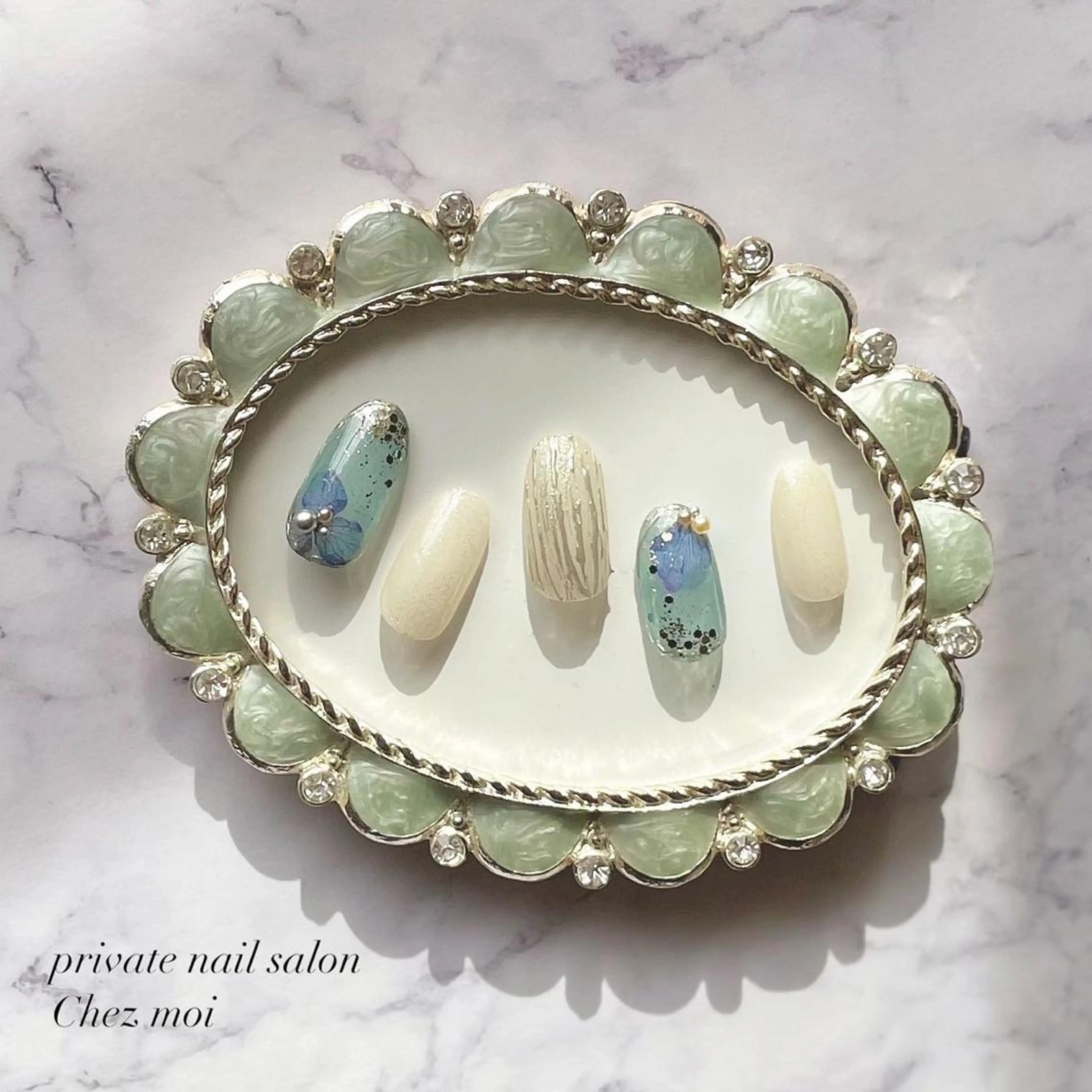 ネイル KOMINE TOMOKOのネイルデザイン