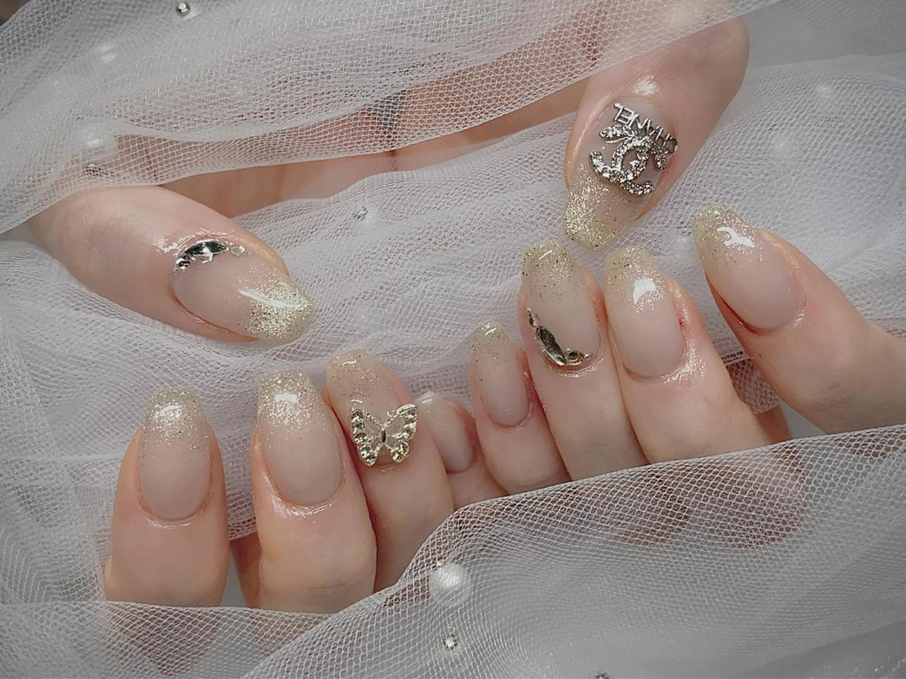 ネイル I-nailロング /ワンホン/キラキラのネイルデザイン