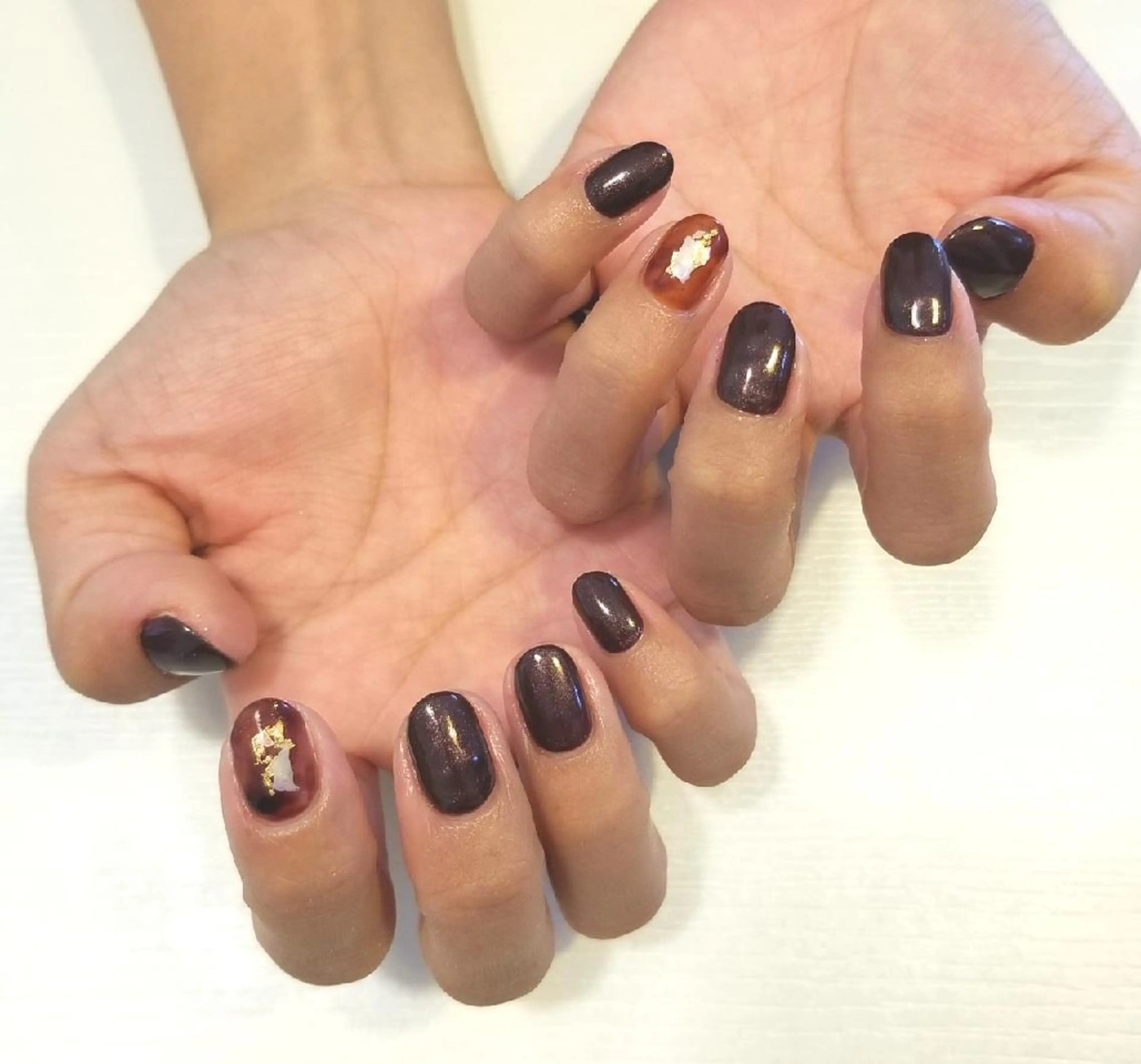ネイル アートネイル べっ甲ネイル ワンカラーネイル ハンドネイル nailatelier nijiiro.所属・nijiiro🌈 サトウのネイルデザイン