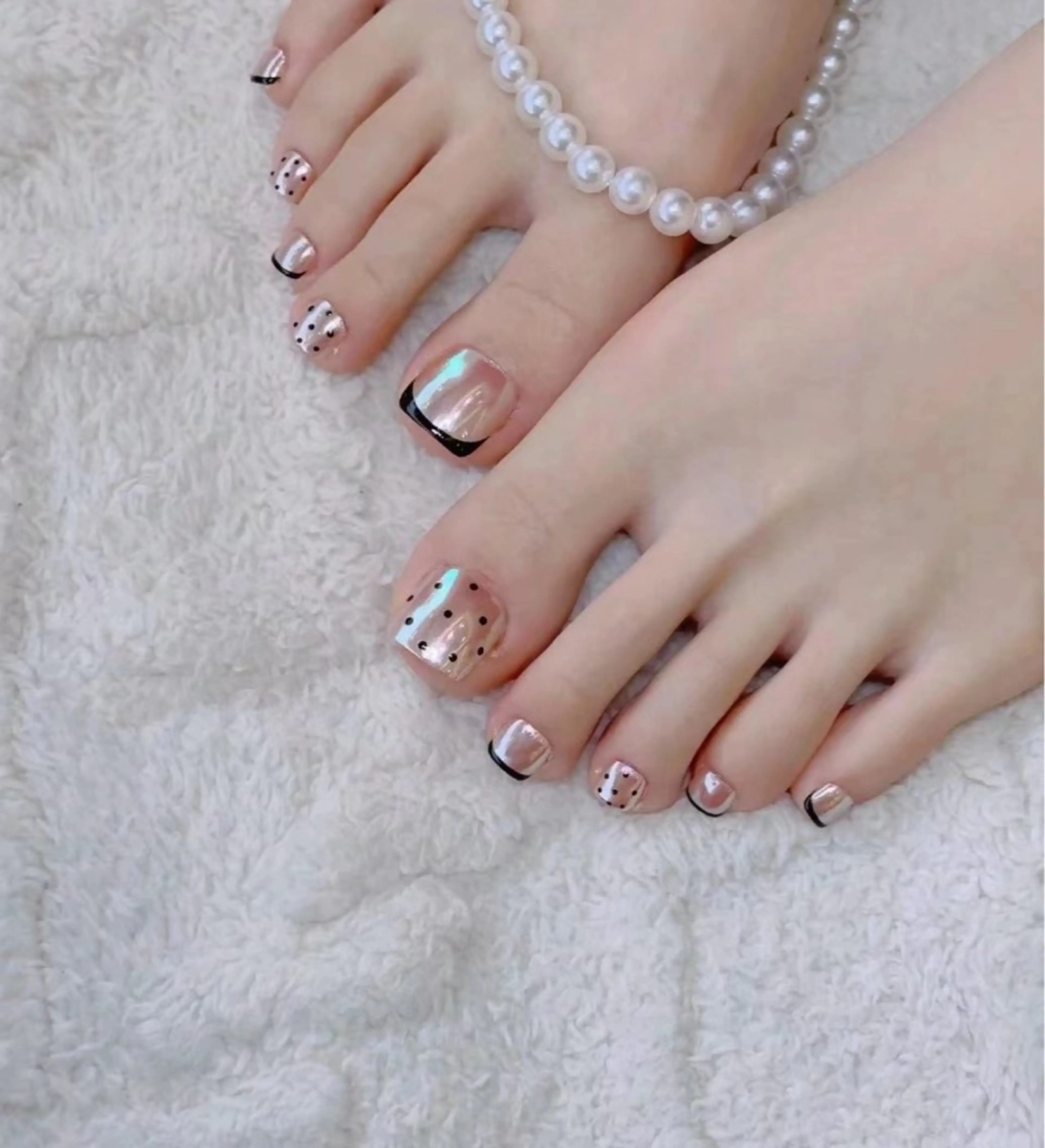 ネイル オーロラネイル フレンチネイル ジェルネイル ガラスフレンチ グラデーション フットネイル M🌷nail 長さだし専門店のネイルデザイン