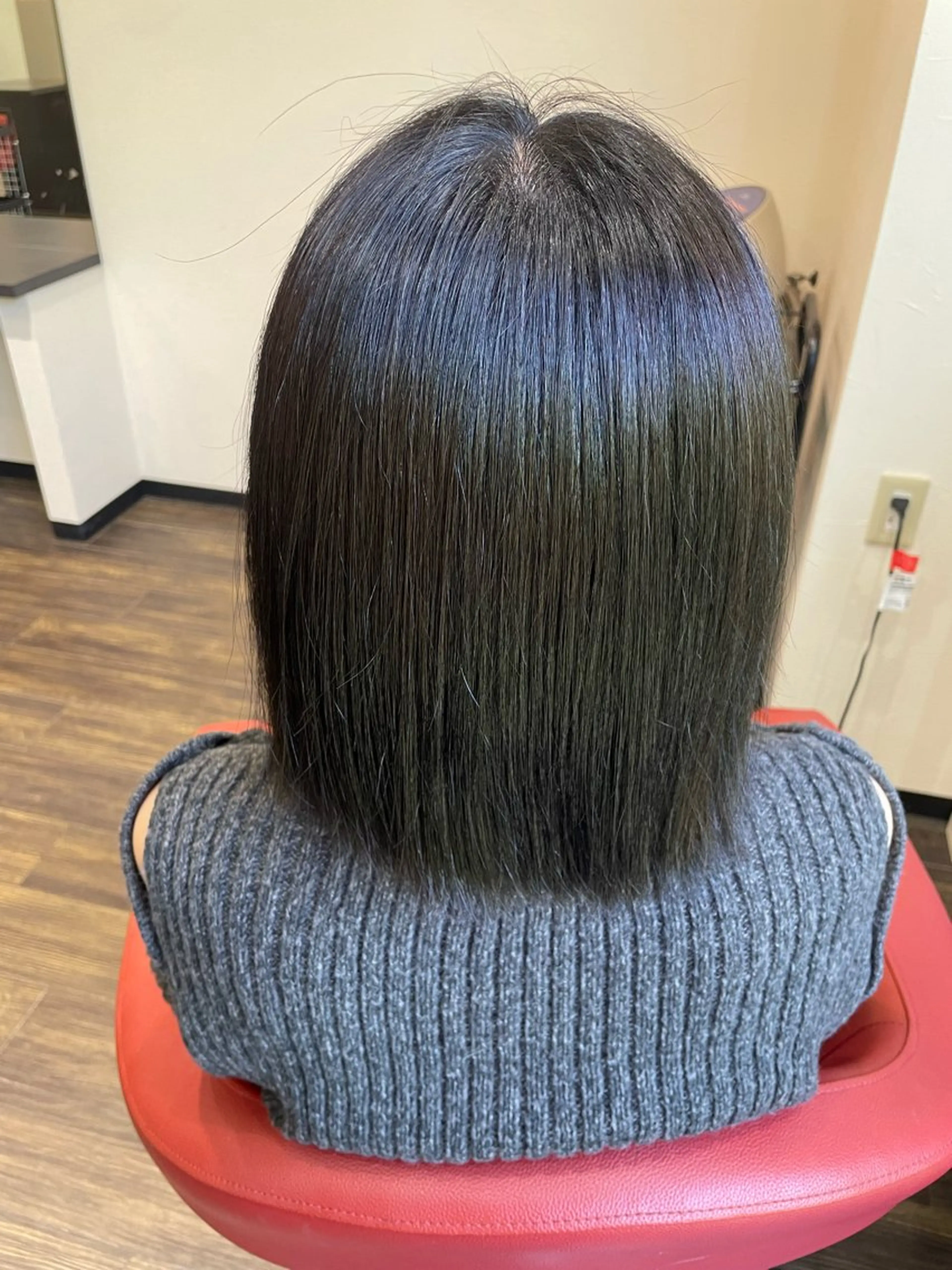 ミディアム カラー オリーブカラー 脇 麻紘のヘアスタイル