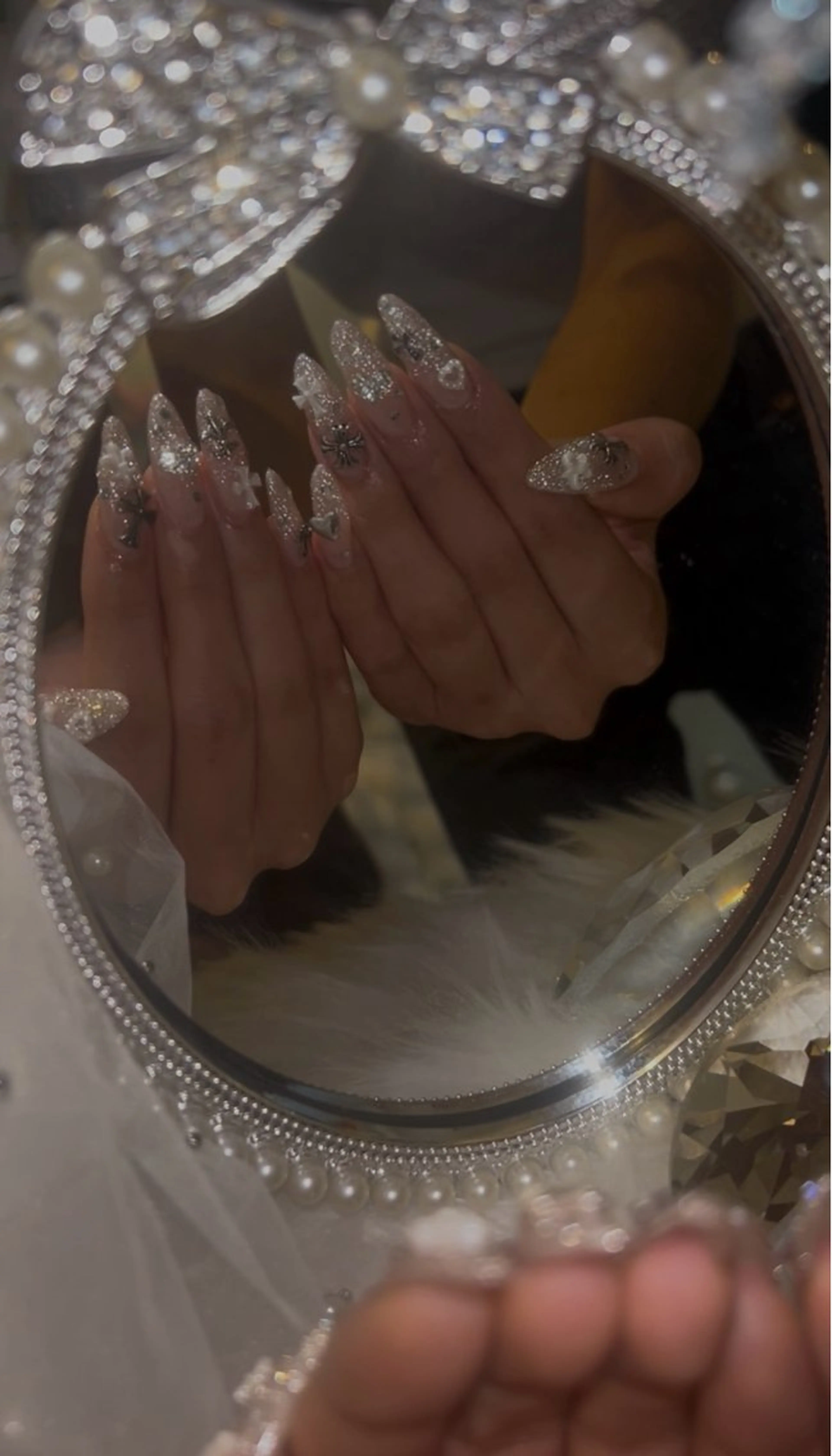 ネイル ハンドネイル 𝐍𝐚𝐢𝐥 𝐬𝐚𝐥𝐨𝐧 𝐤𝐢𝐭𝐭𝐲所属・日妻 詩葉のネイルデザイン