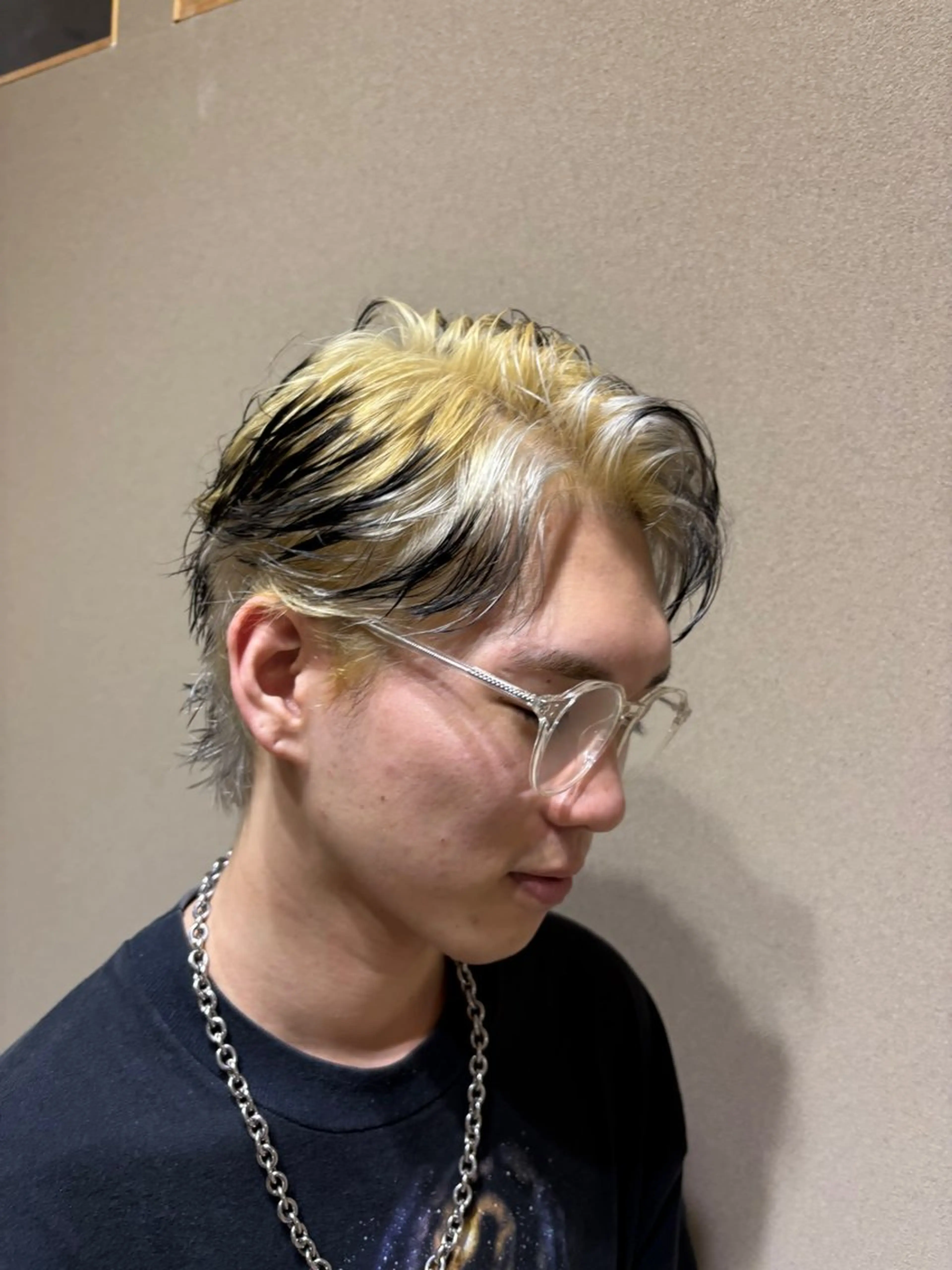 ショート カラー ショートヘア cure 船橋店所属・メンズヘア/艶カラー /ブリーチ/魁人のヘアスタイル