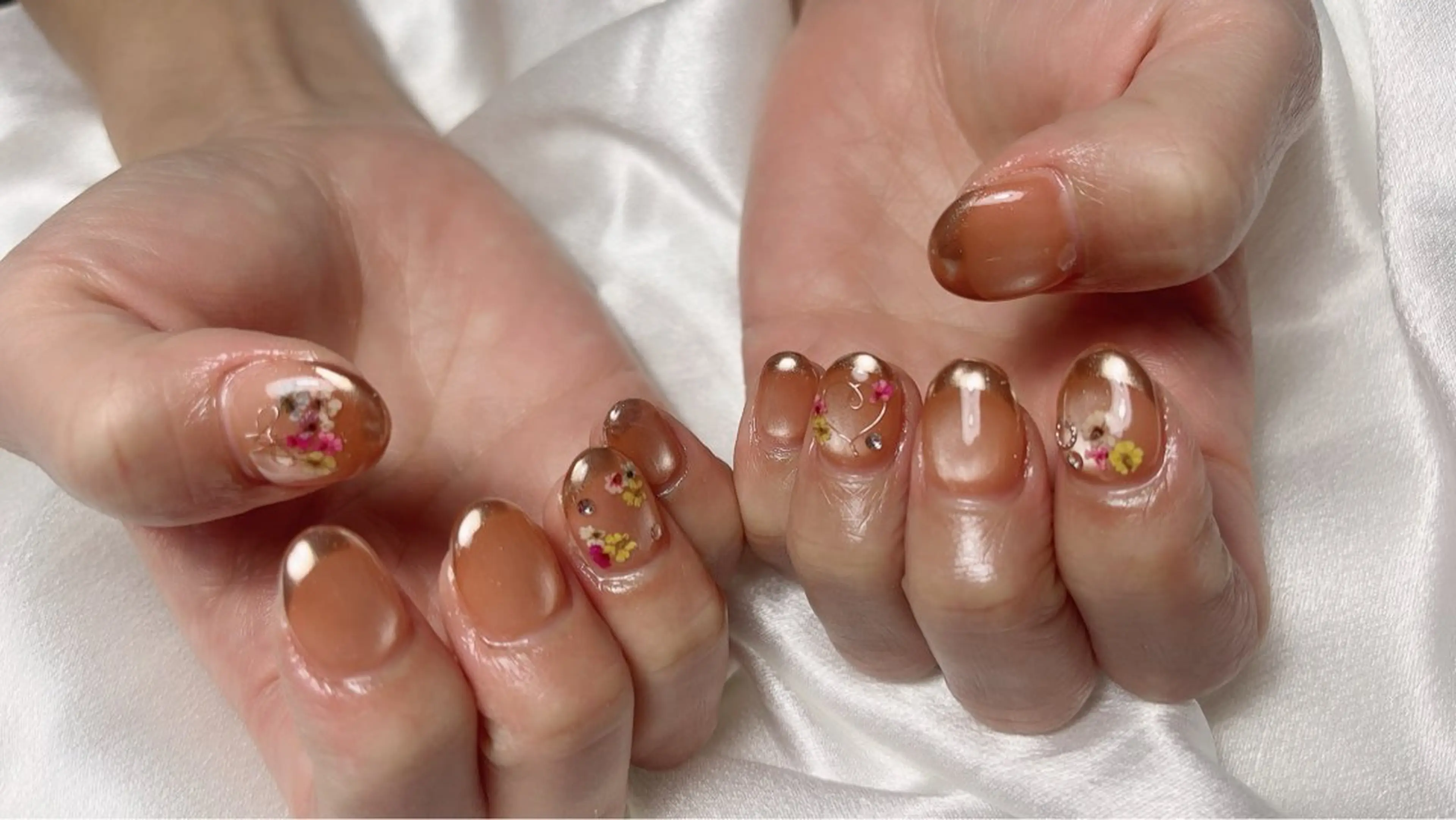 ネイル ハンドネイル フットネイル ハンドケア Nail Salon Bonita所属・フィルイン施術 SHIZUKAのネイルデザイン