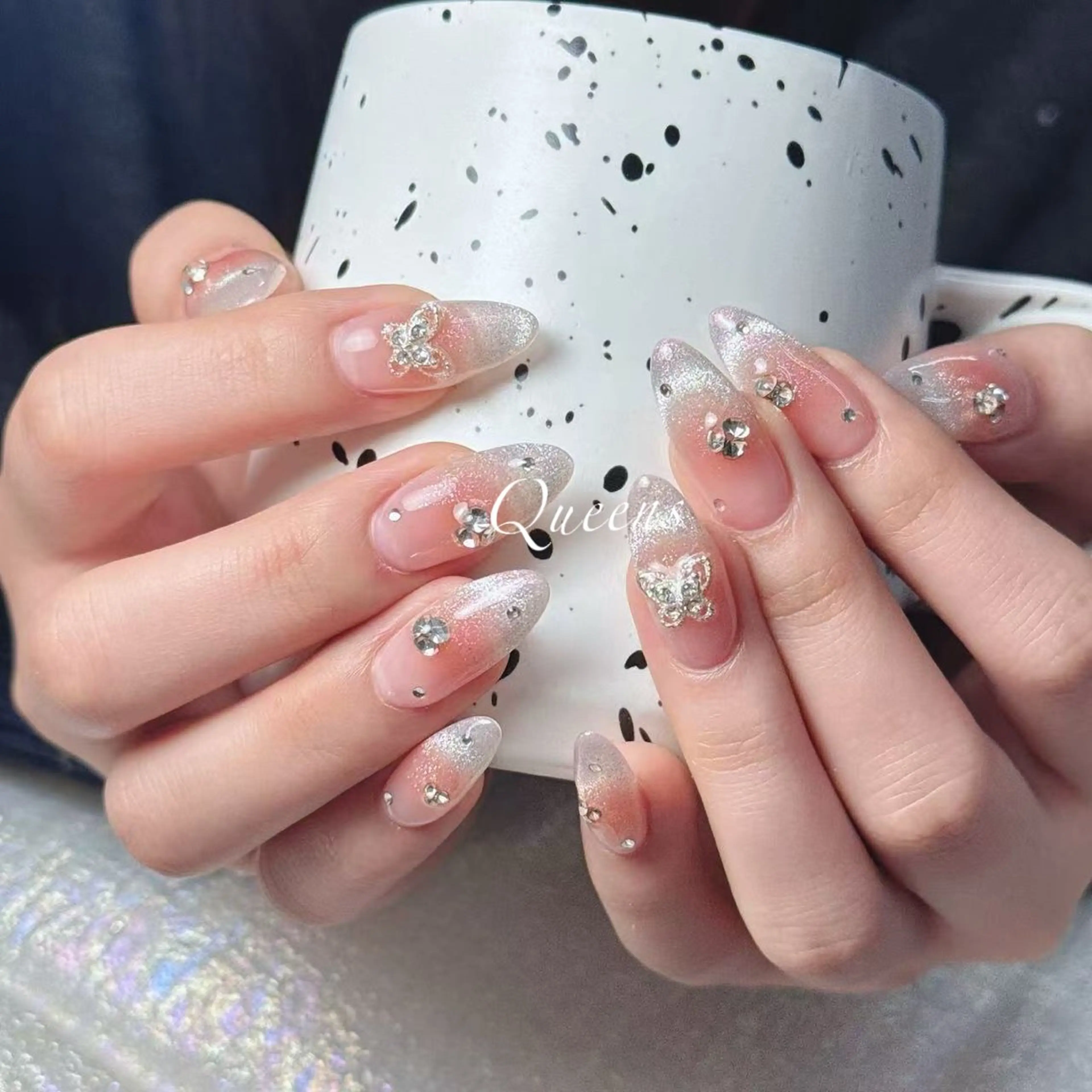 ネイル ハンドネイル Queens テイのネイルデザイン