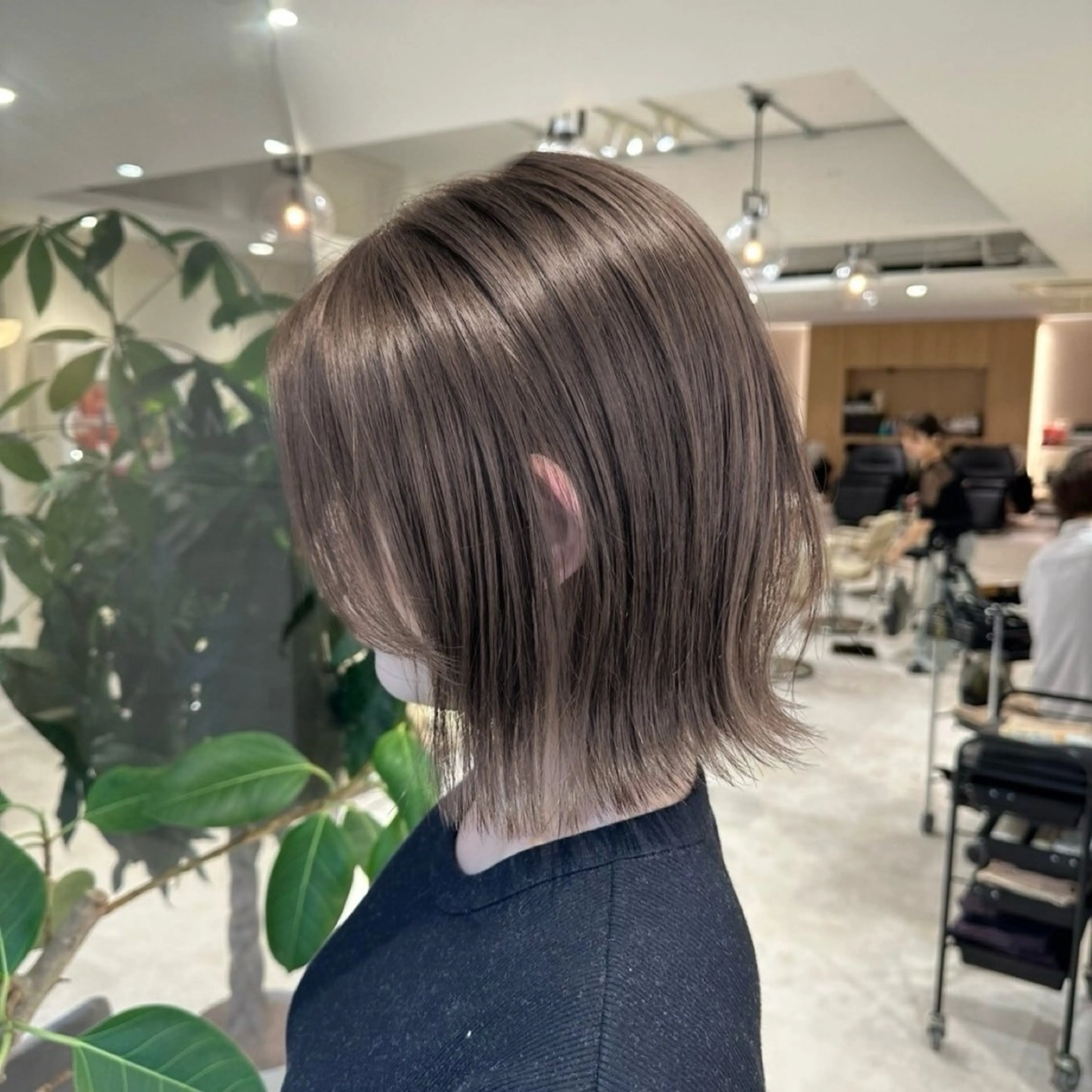 ショート カラー ベージュカラー ボブ 外ハネヘア Ms.CHARM所属・透明感カラー🌿 グレージュ🐺陽介のヘアスタイル