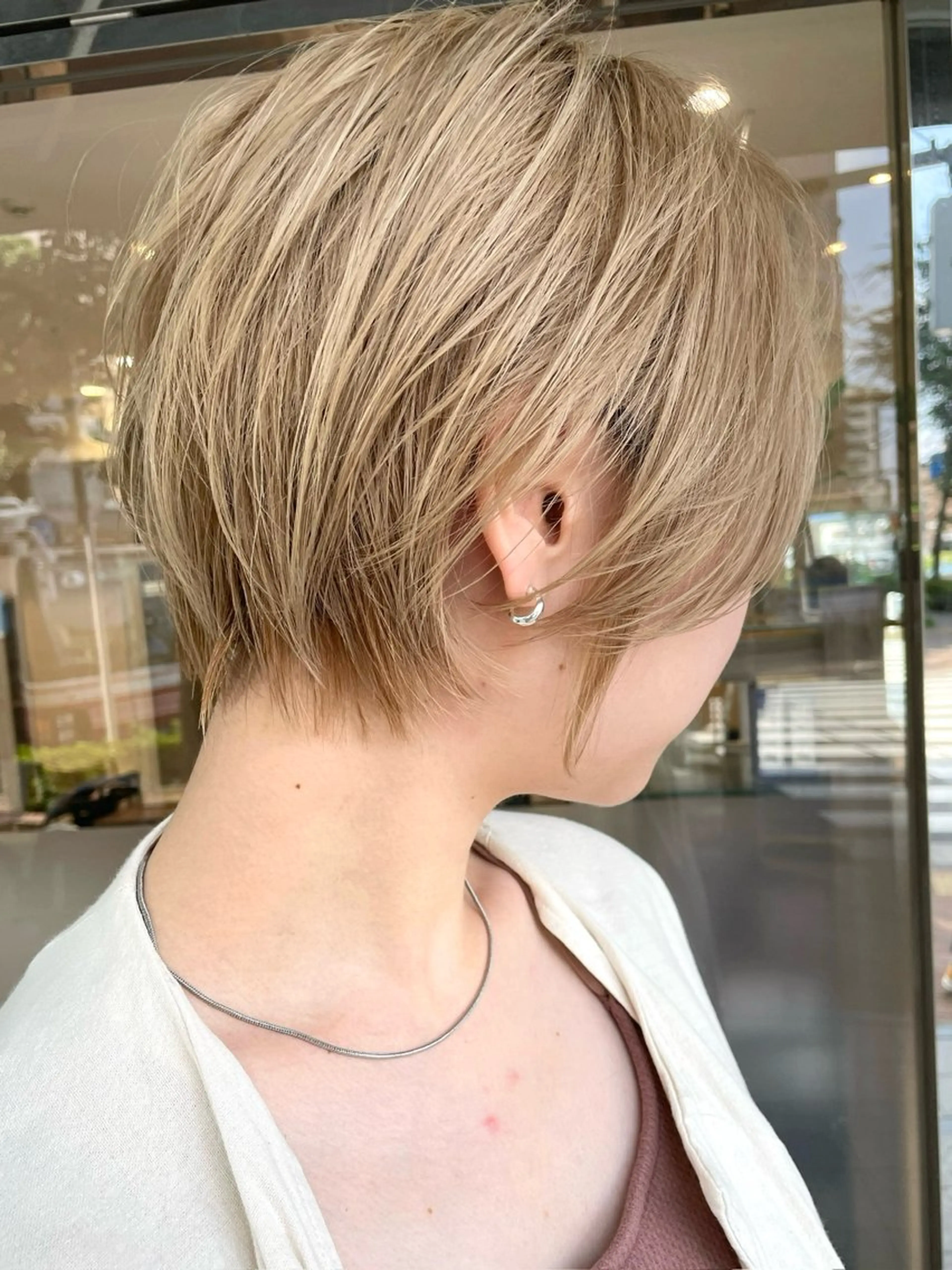 ショート カット 三鷹で1番ショート ボブをカットする新谷のヘアスタイル