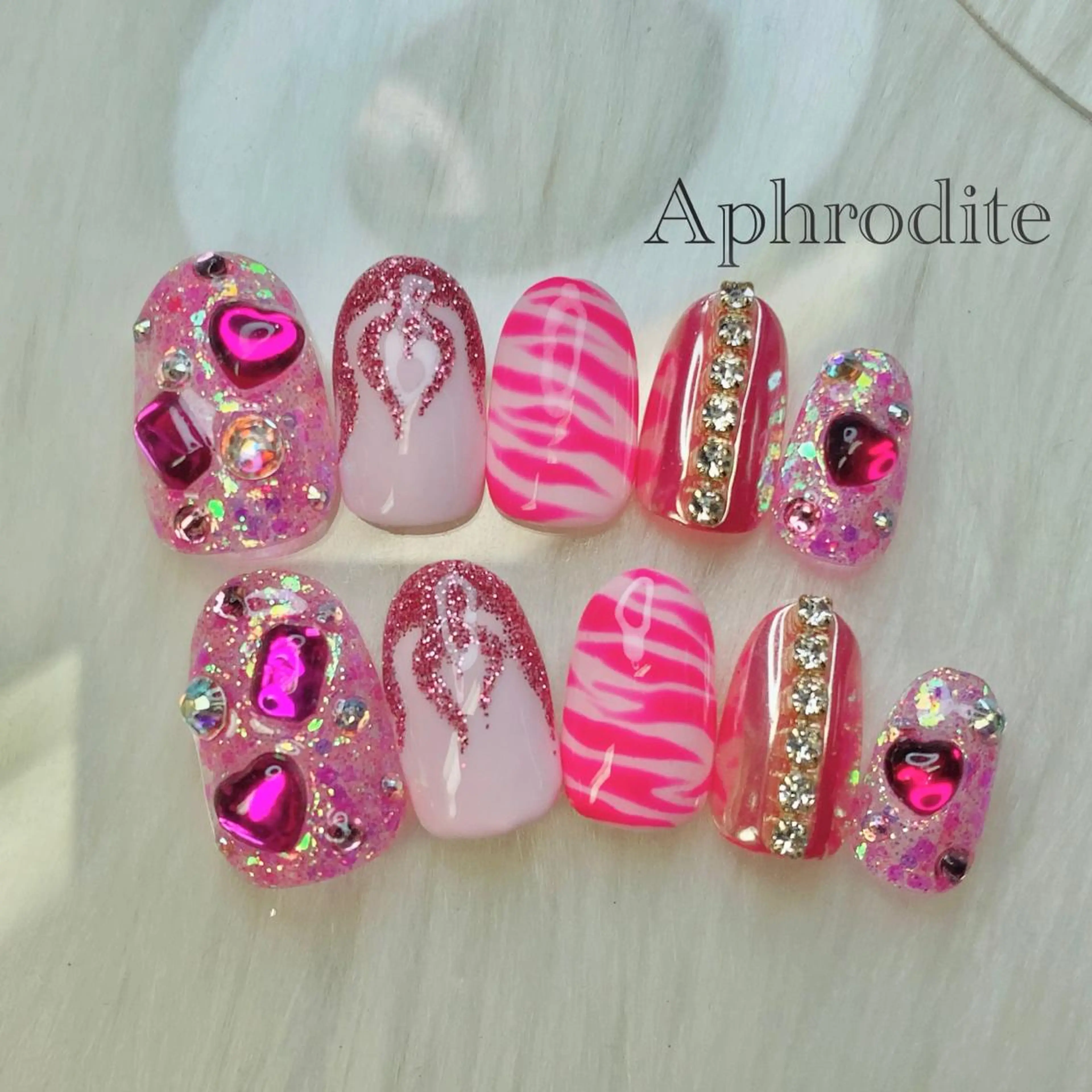 ネイル Aphrodite パラジェル認定サロンのネイルデザイン