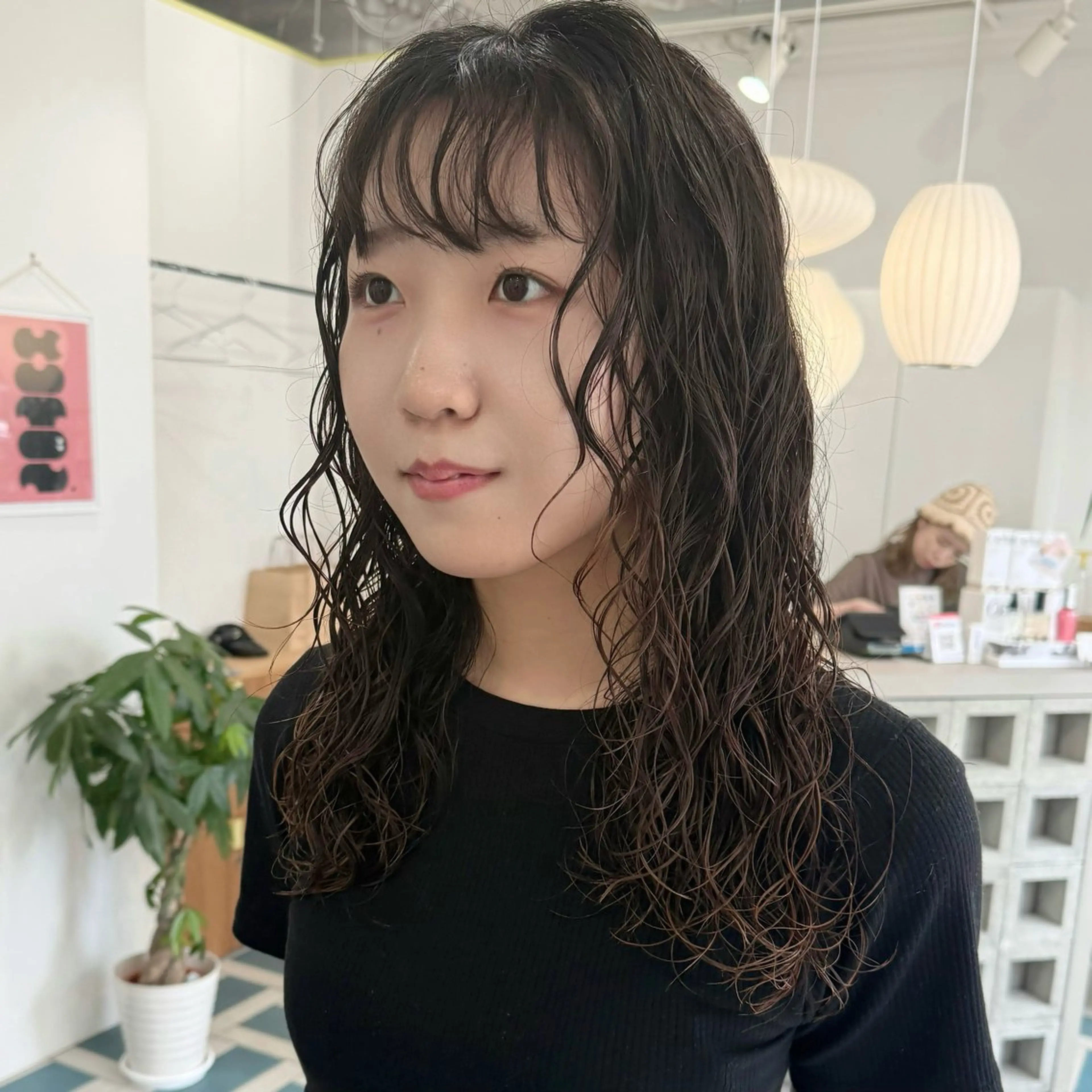 【ブリーチ履歴のパーマはコチラから】小顔似合わせカット＋酸性ケアパーマの写真