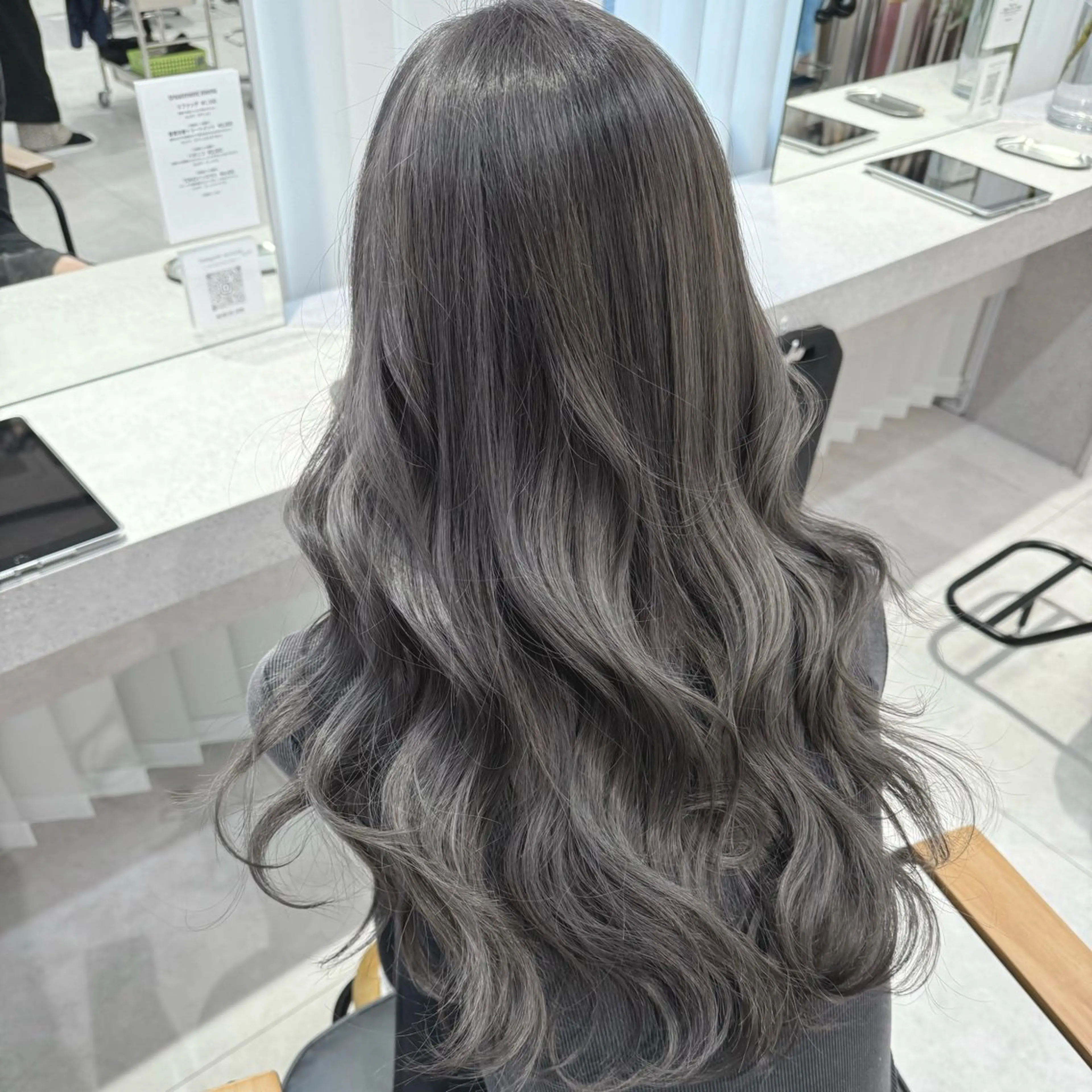 【暗髪×透明感🖤.*。+】地毛風ダブルカラー+ケアトリートメント✨の写真