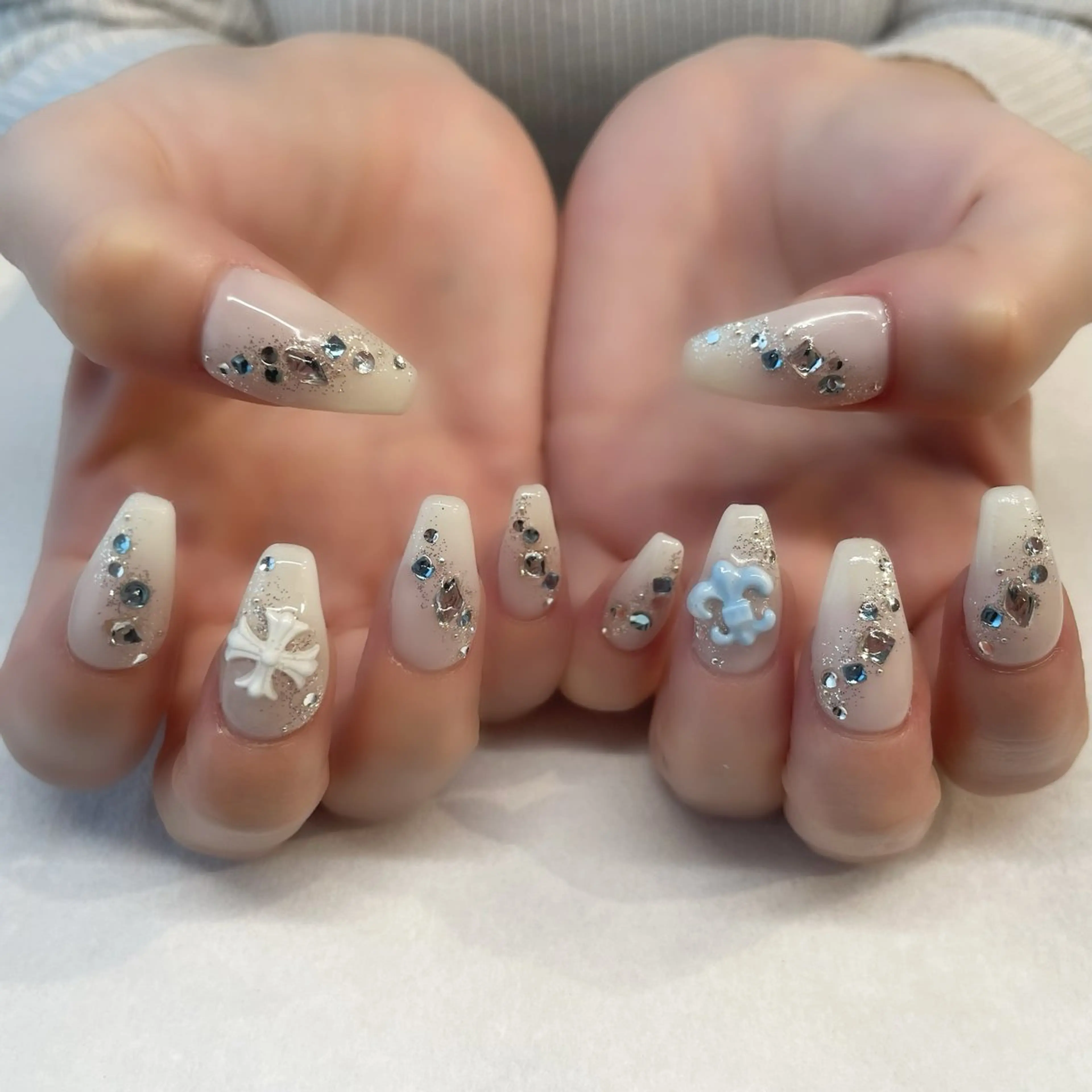 ネイル ハンドネイル 💎🐰 saki. m 🐰💎のネイルデザイン