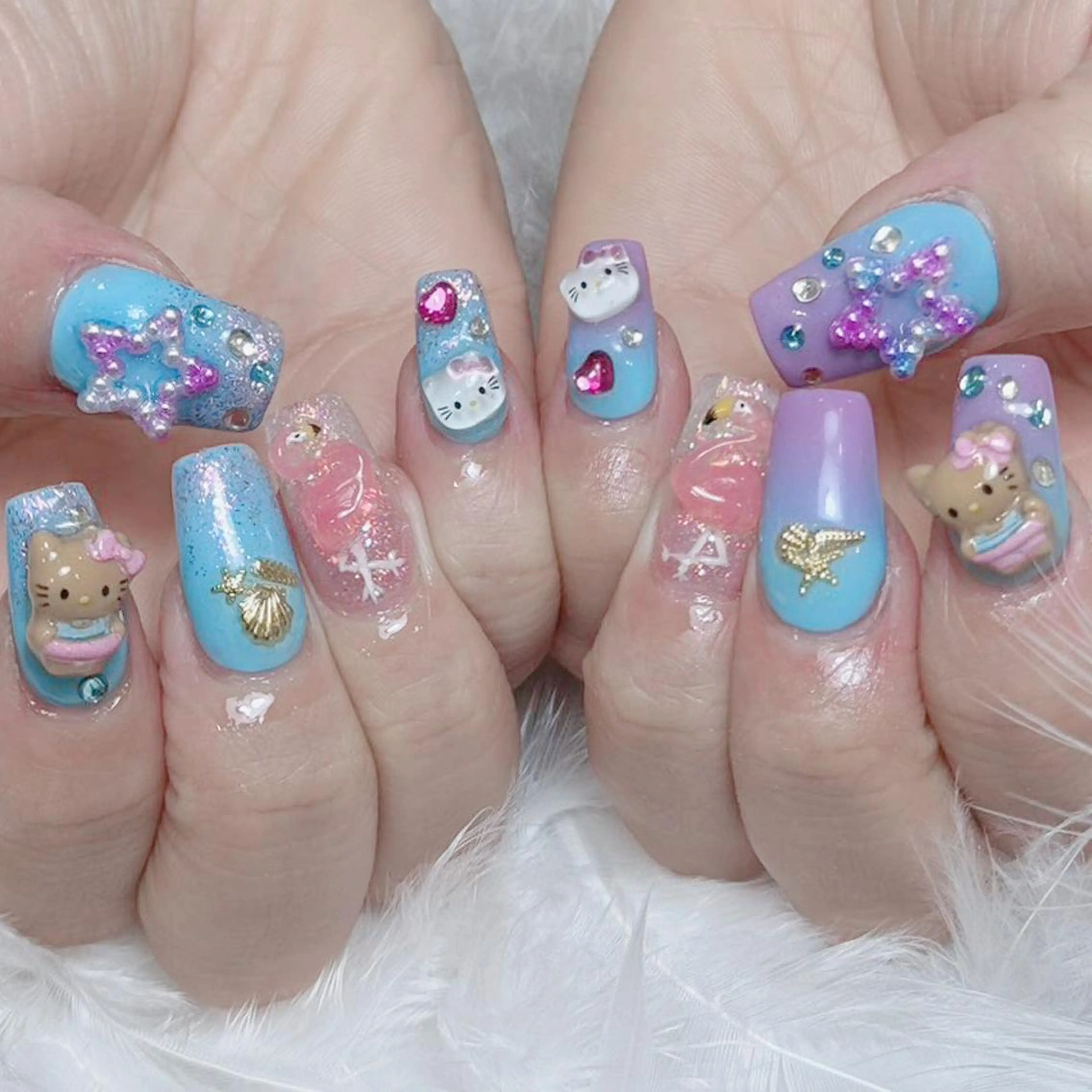 ネイル アートネイル オーロラネイル フラッシュネイル ガーリー キラキラネイル ハンドネイル Diamond NAIL💝のネイルデザイン