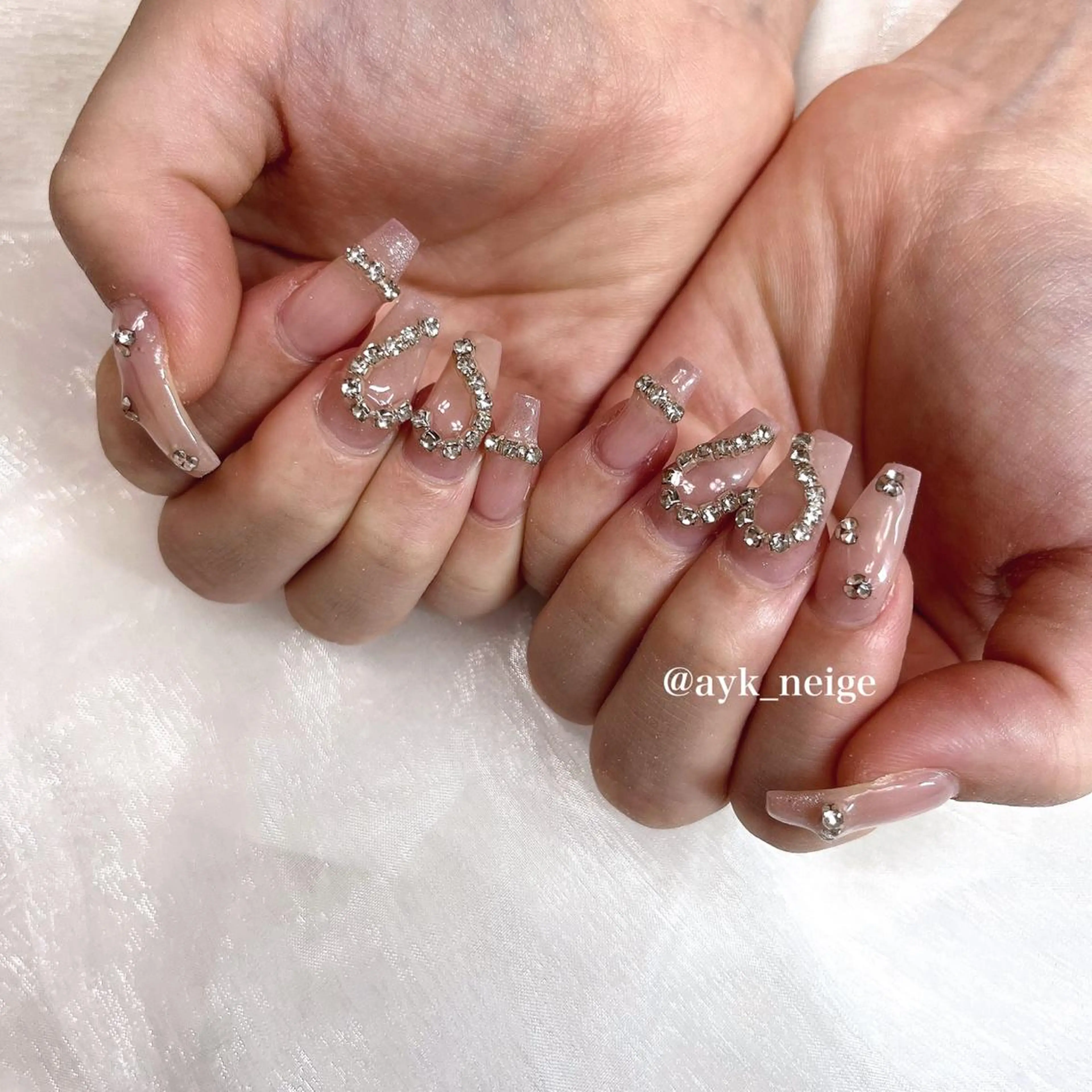 ネイル フットネイル フレンチネイル キラキラネイル 韓国ネイル リボン n'eige nail所属・大谷 綾香のネイルデザイン