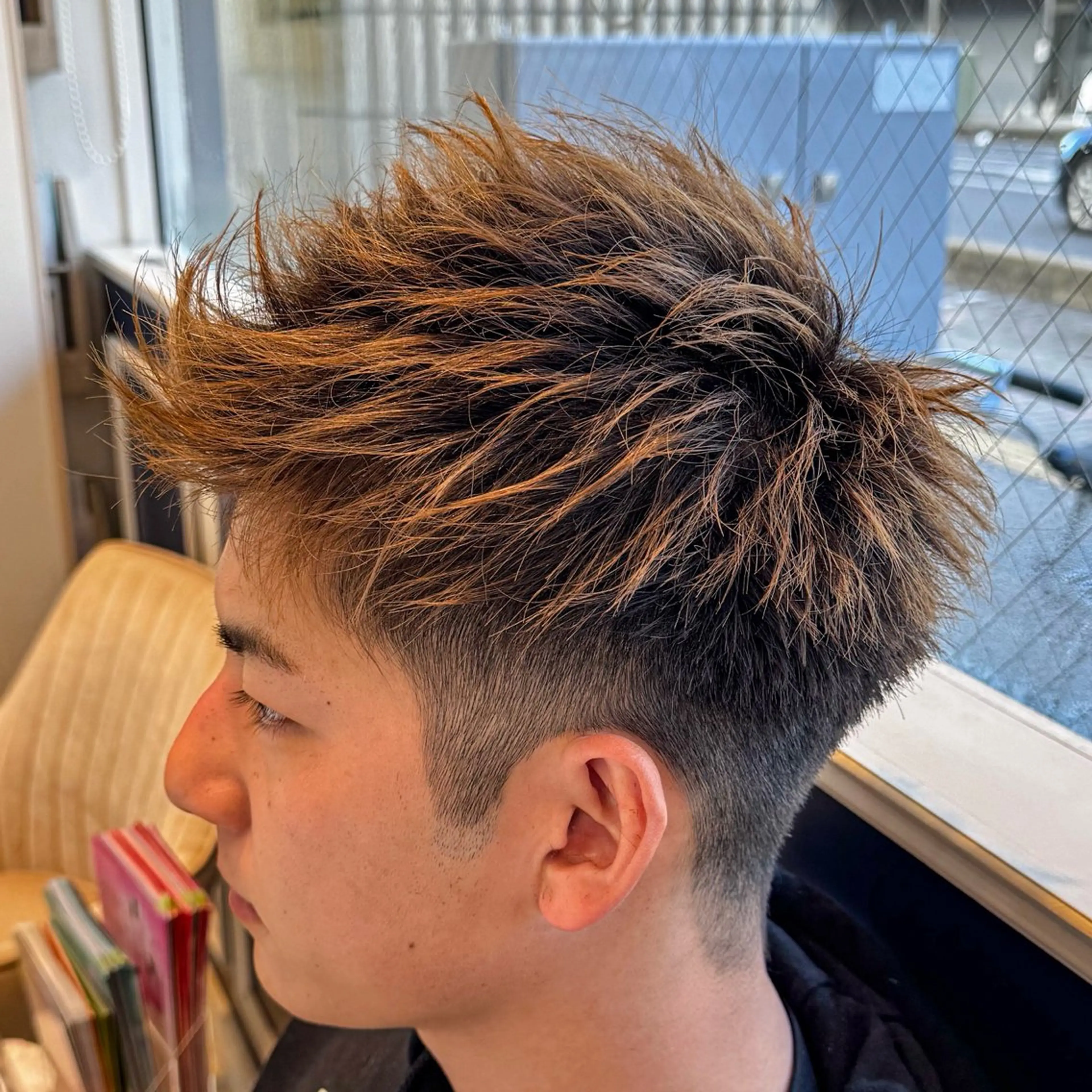 ショート メンズ モヒカン カット 吉田 新平のヘアスタイル