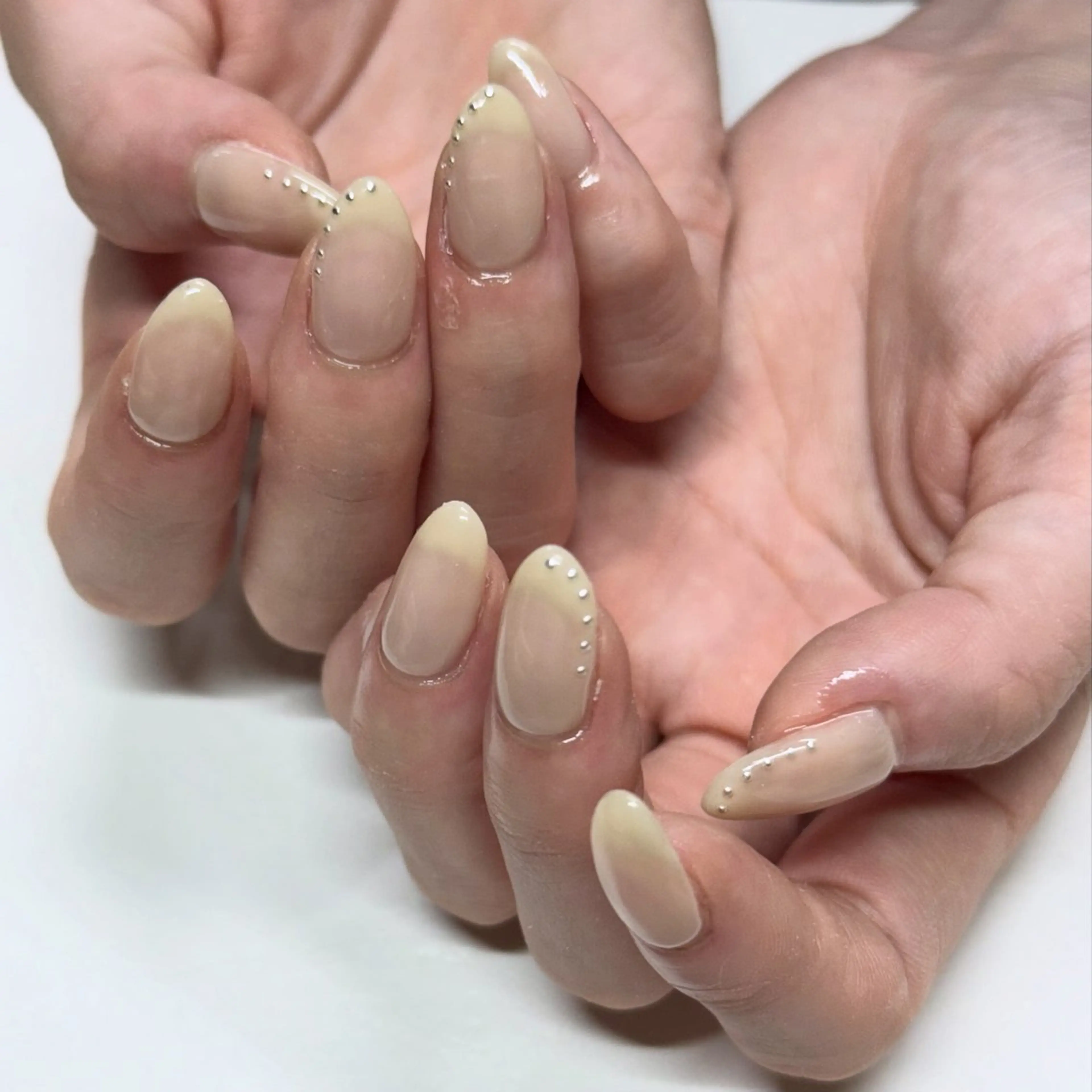 ネイル アートネイル ワンカラーネイル シルバー ハンドネイル mai♡マグネット/ ニュアンス/マツパのマツエク・マツパデザイン