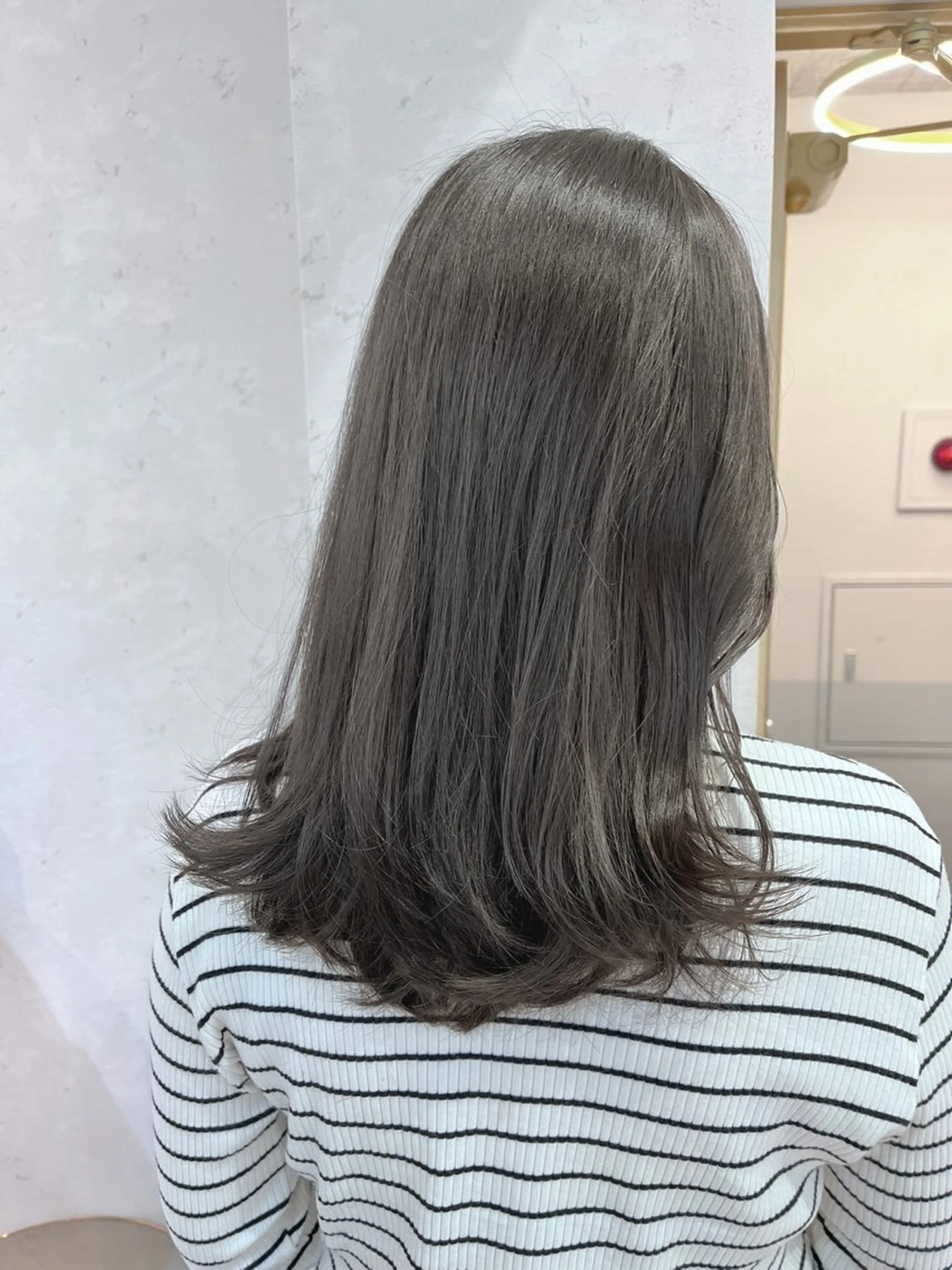 セミロング カラー ブリーチ ダブルカラー グレージュ ブリーチなしカラー ヘアカラー 透明感カラー│ レイヤーヘア中居美樹のヘアスタイル
