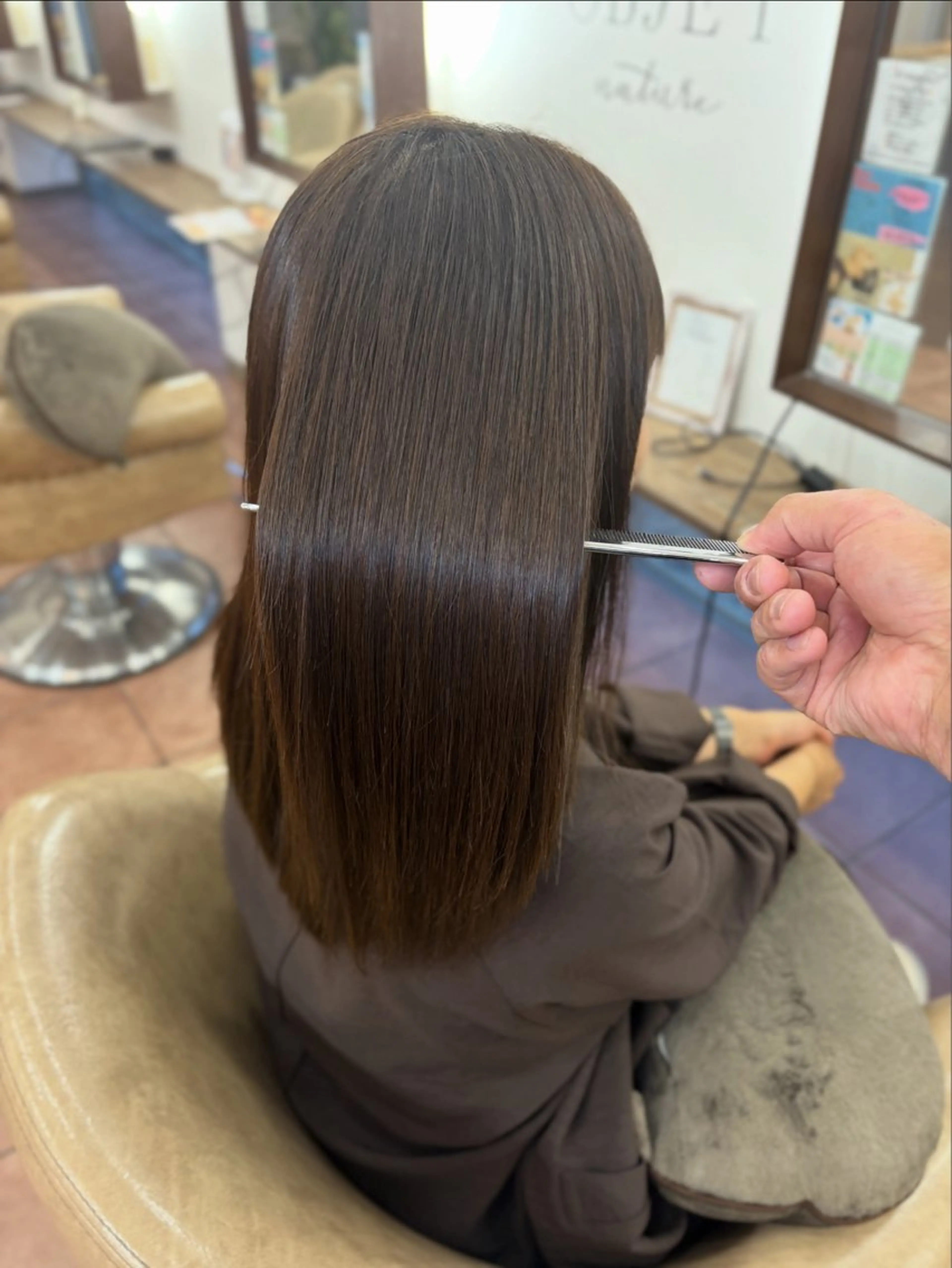 セミロング カラー ベージュカラー ブラウンカラー 透明感カラー オレンジ カット ヘアカラー オブジェナチュレ所属・出水 裕大のヘアスタイル