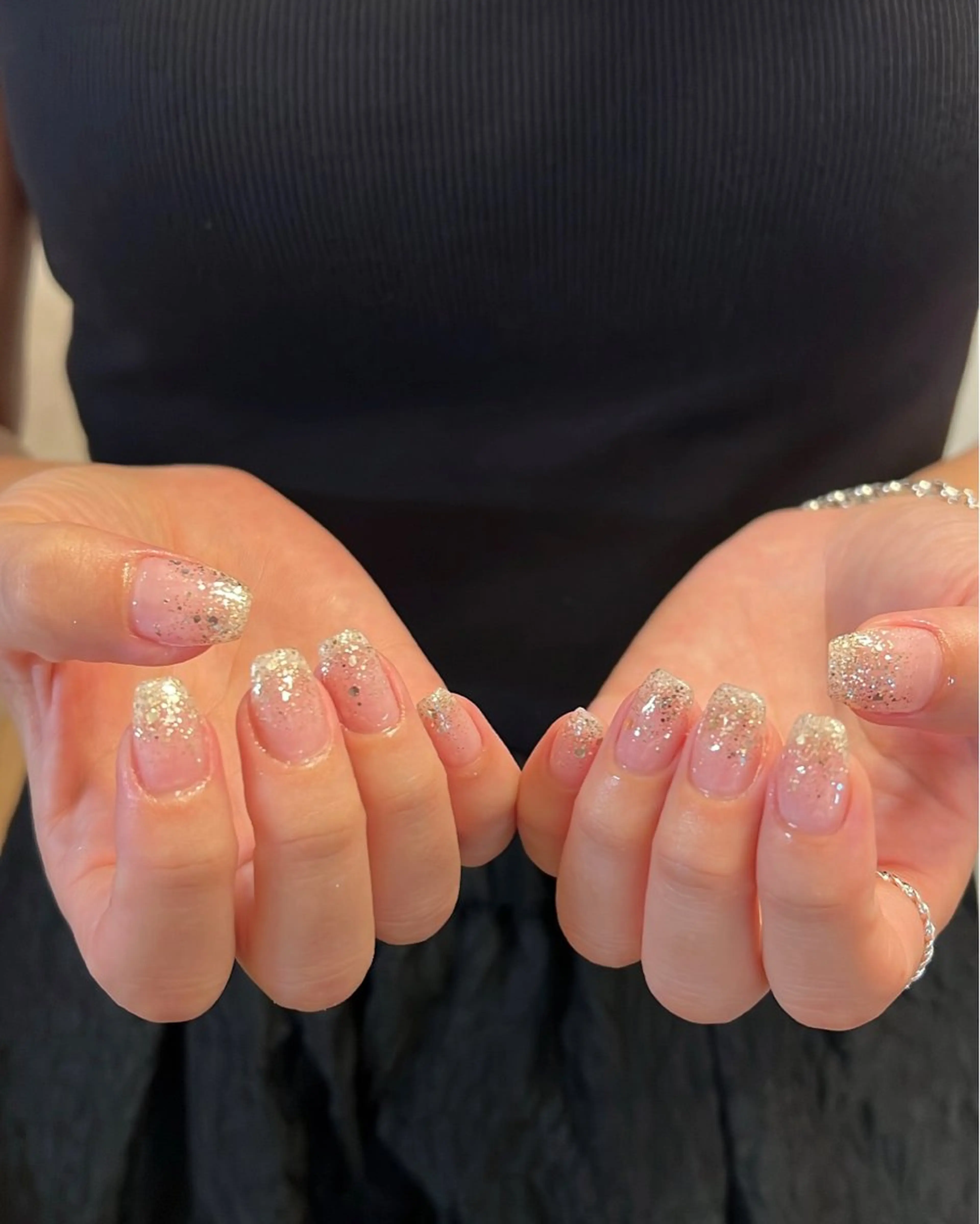 ネイル グラデーション ラメ(グリッター) ラメグラデーション ハンドネイル フットネイル ハンドケア Nes.Nail所属・Miyagi Asamiのネイルデザイン