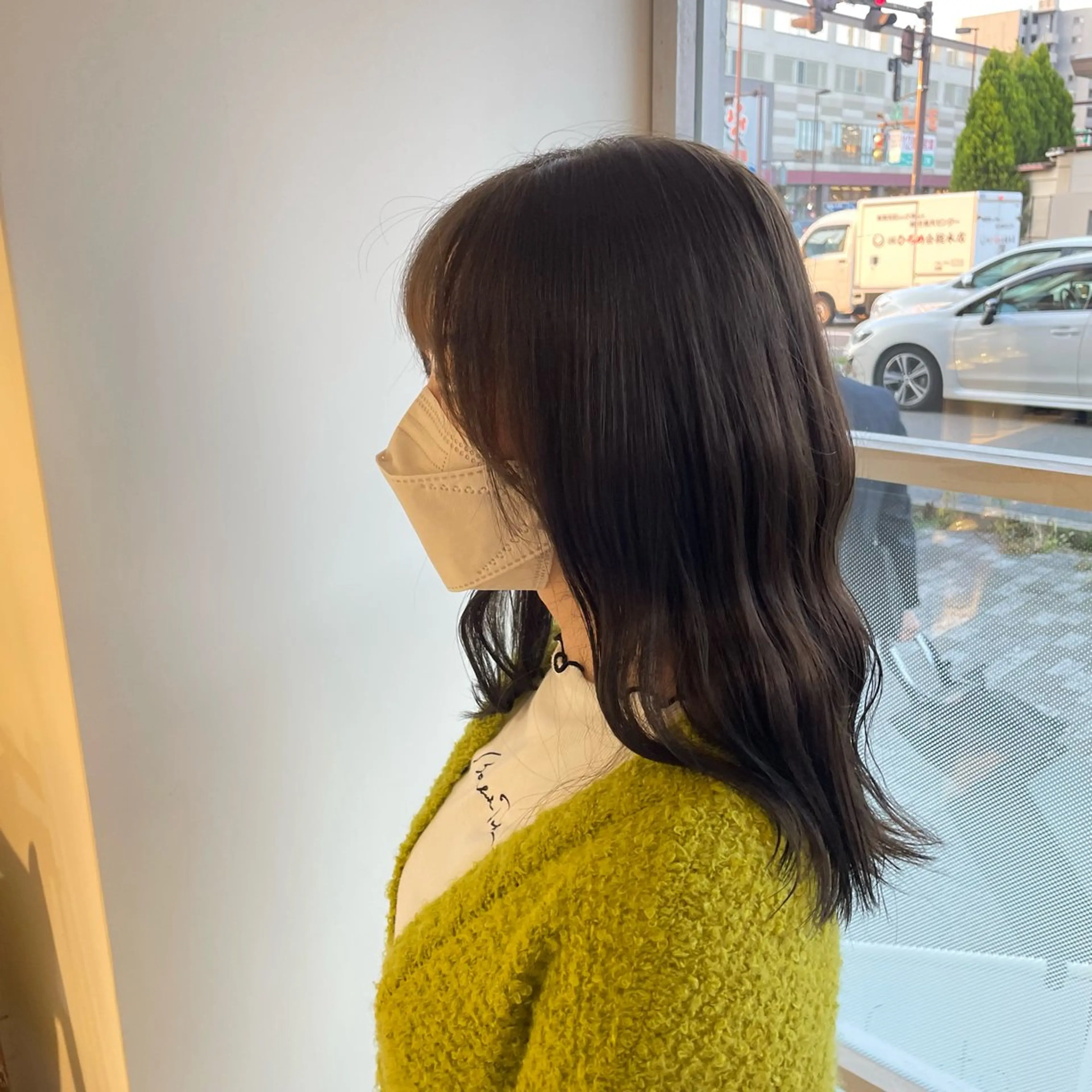 セミロング efesto大槻 由菜のヘアスタイル