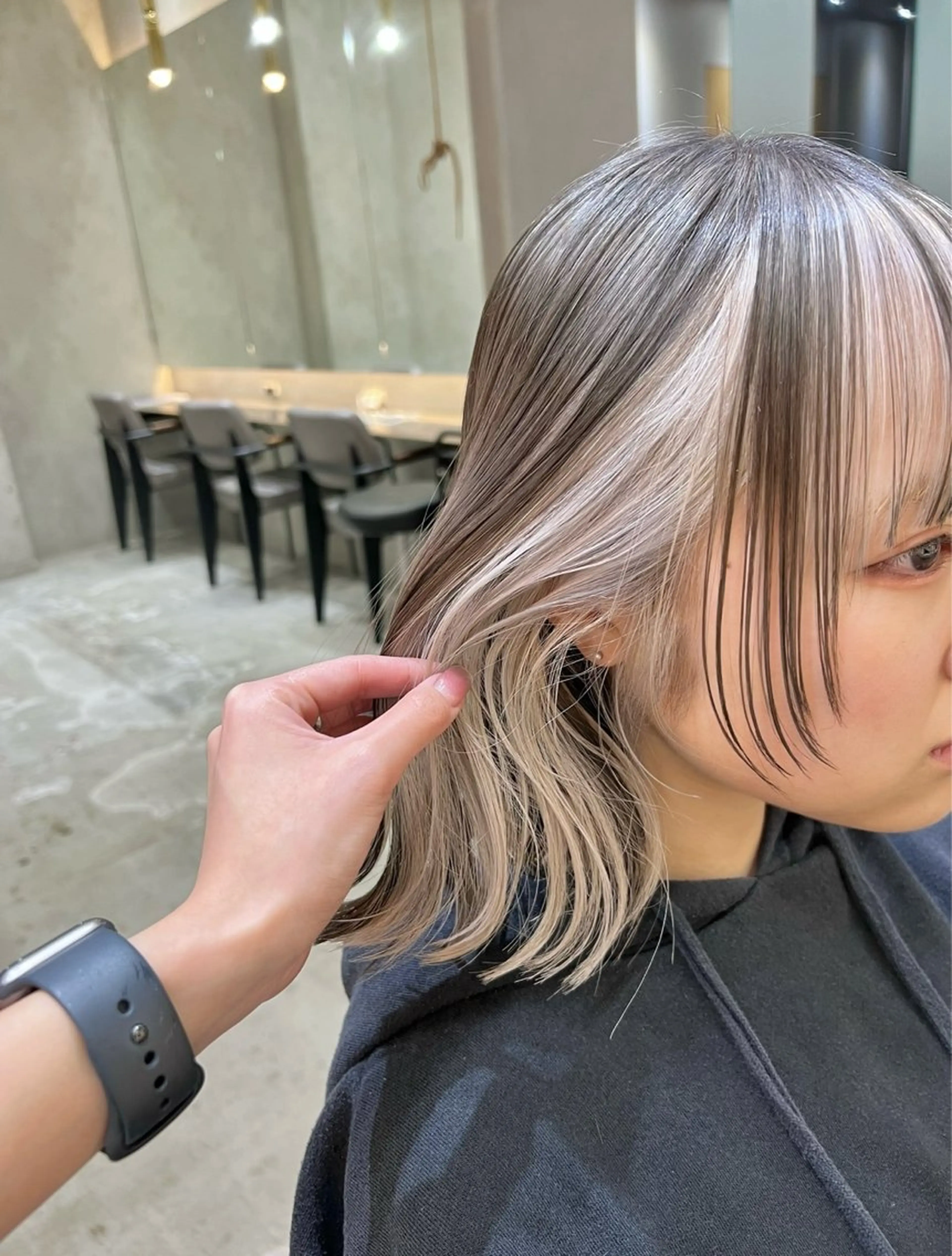 ✨インナーカラ一+うる艶トリートメント（インナーブリーチ1回＋全体カラー）の写真