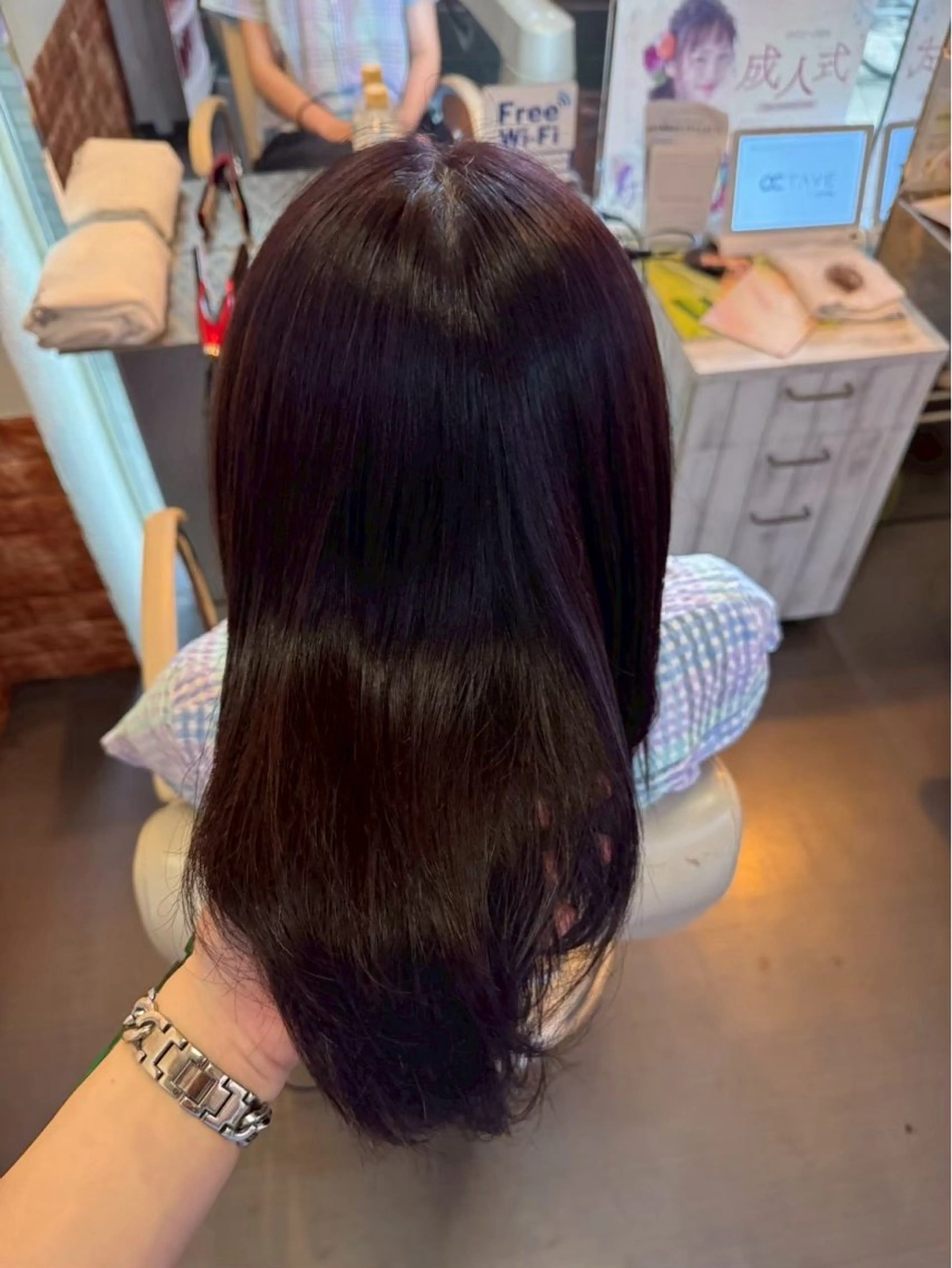 カラー ヘアカラー トリートメント ヘッドスパ 🍀癒しヘッドスパ付 💚真凜のヘアスタイル