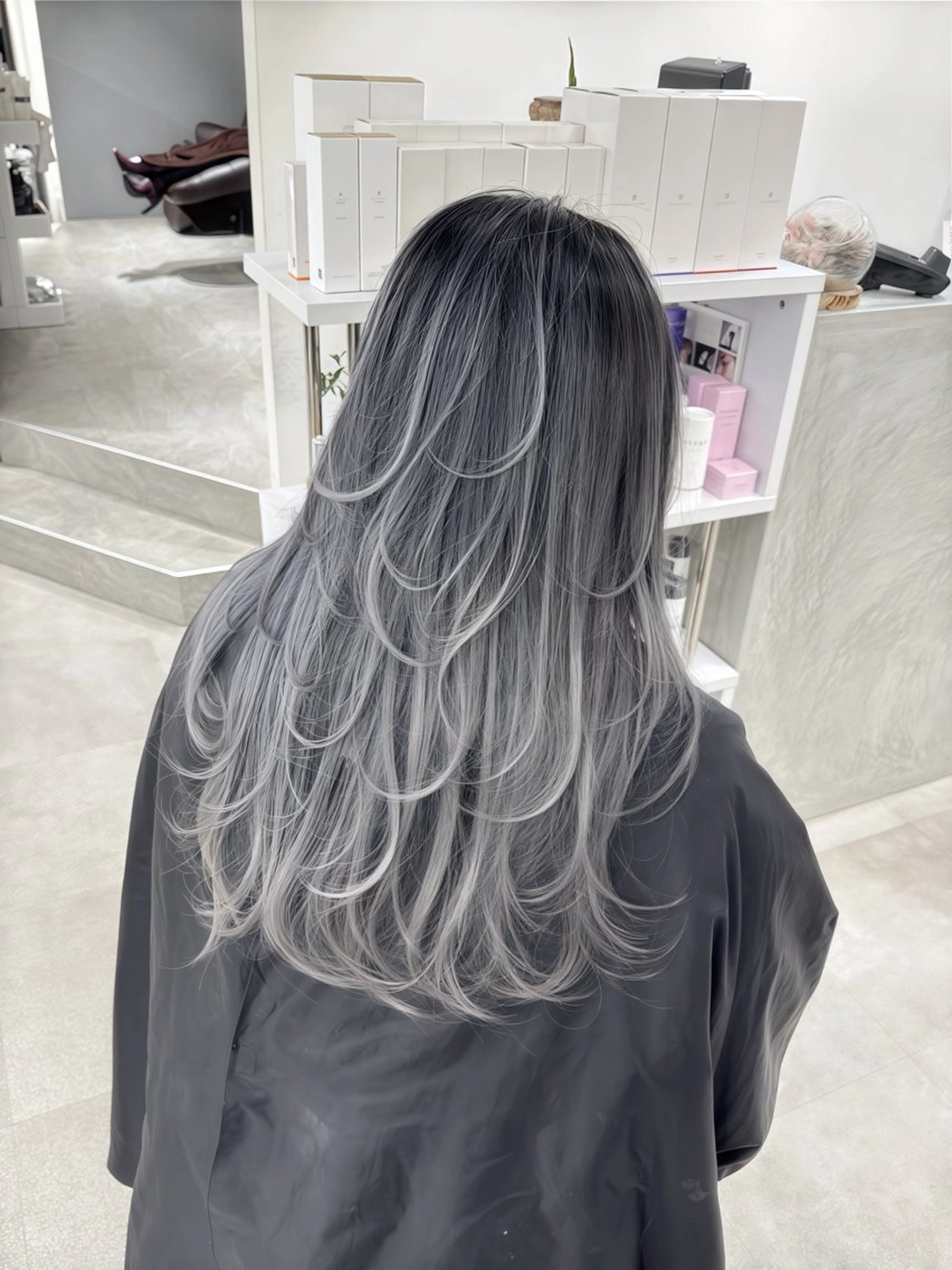 女性人気NO.1外人風カラー【バレイヤージュ】筋感のあるシャドウルーツカラー🪡🪡ロング料金無しの写真