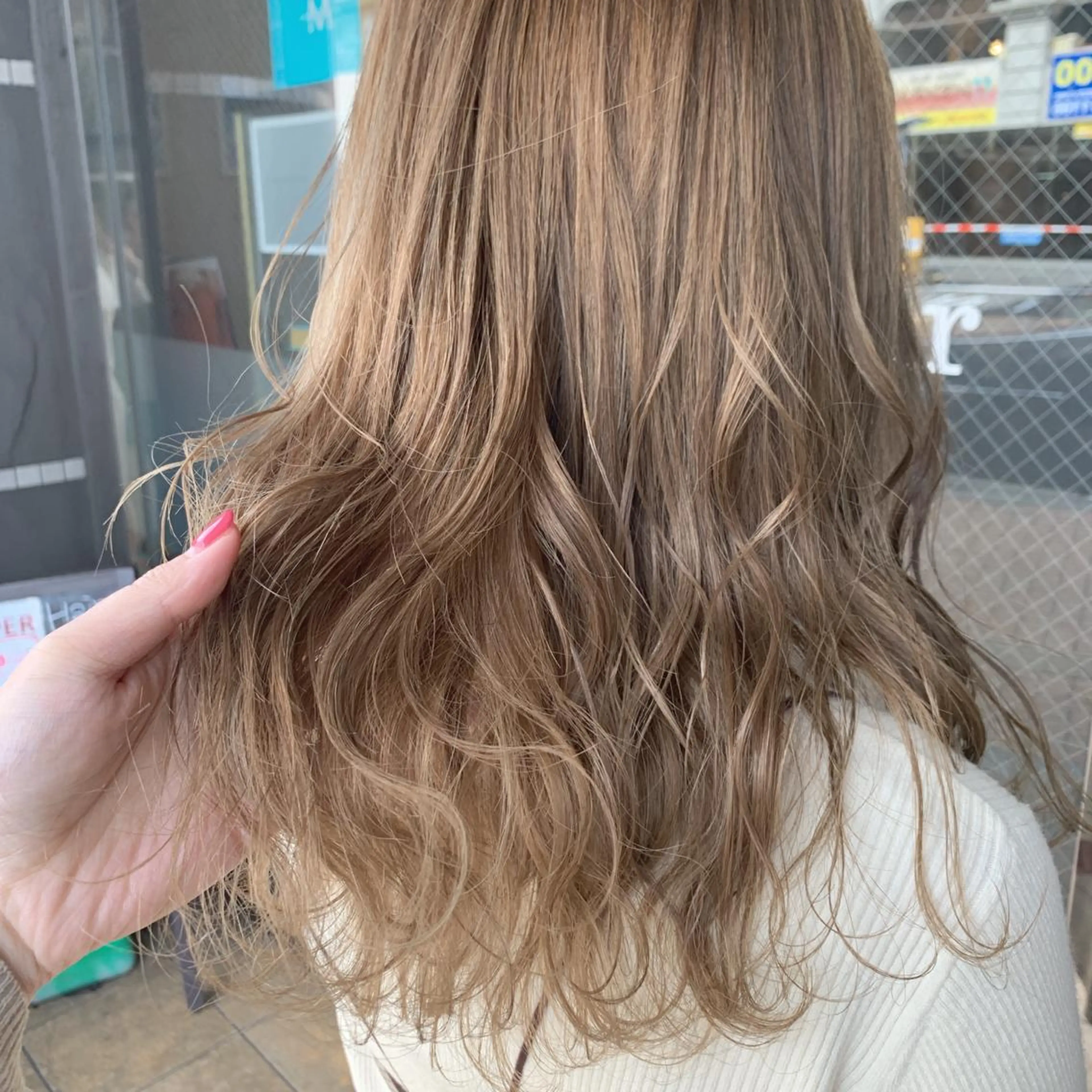 ロング カラー HairDesign Azurのヘアスタイル