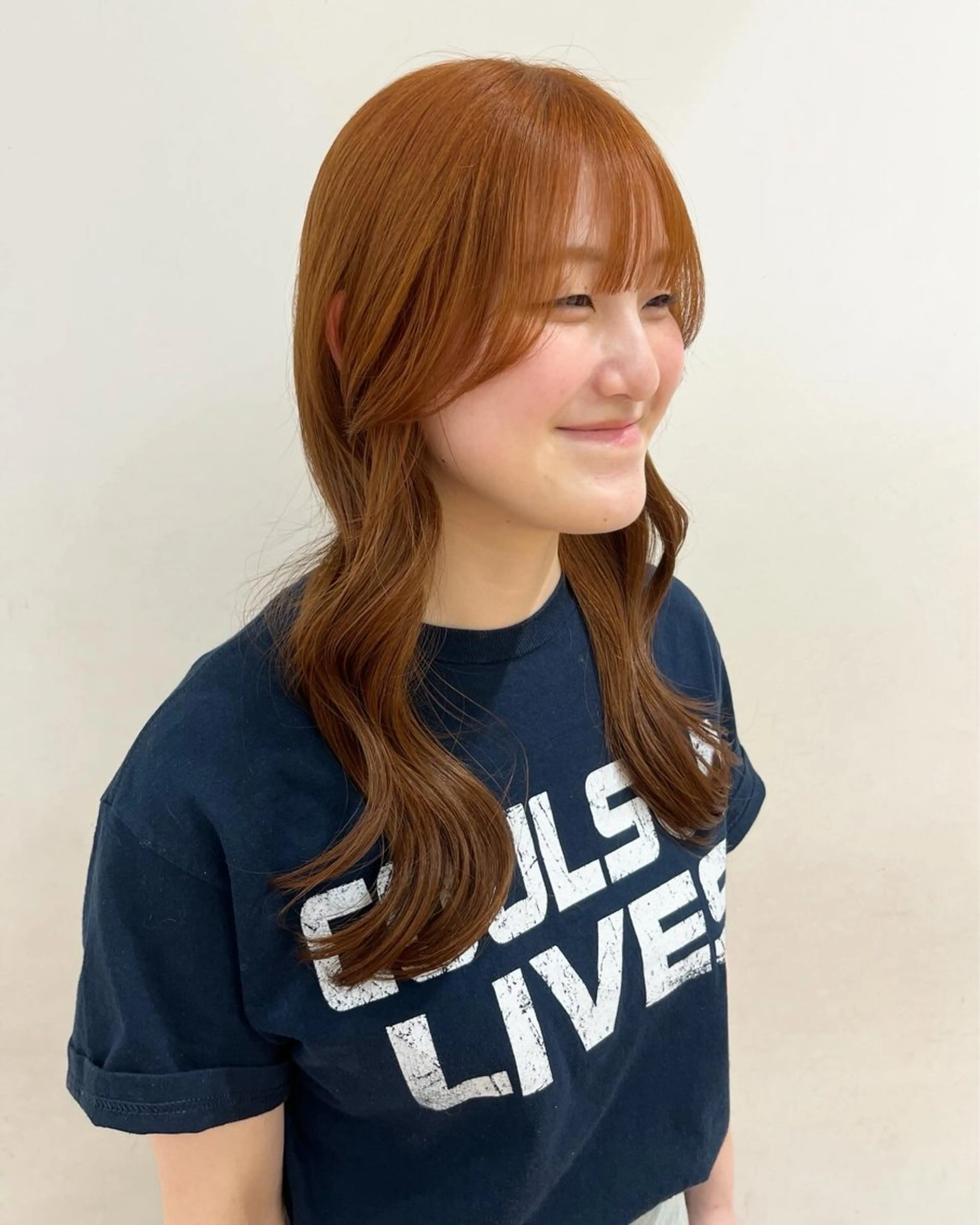 ロング カラー 荒川 三希のヘアスタイル