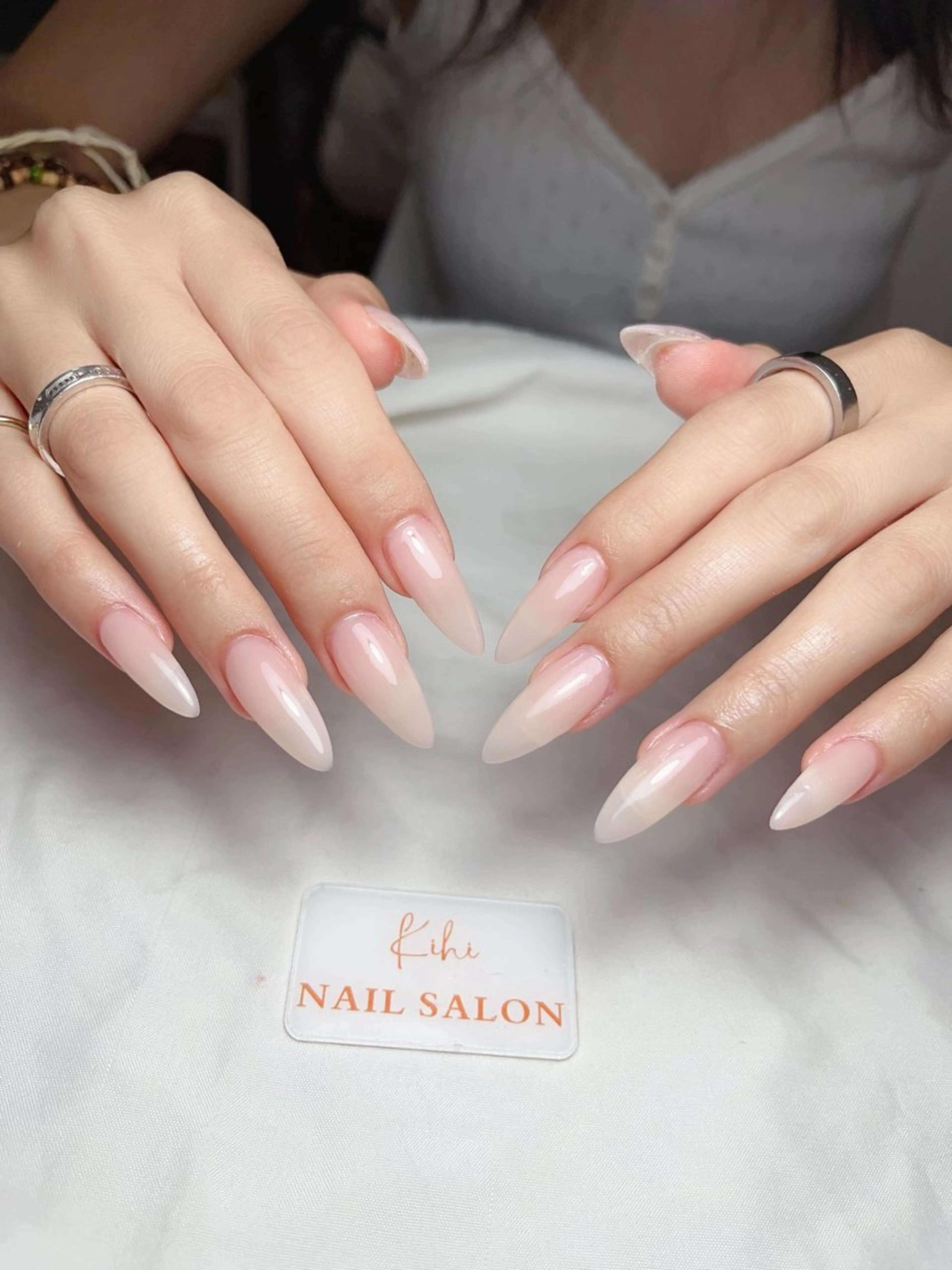 ネイル アートネイル フレンチネイル ジェルネイル グラデーション 韓国ネイル ハンドネイル 💕鈴木ユリ パラジェル/オフ無料のネイルデザイン