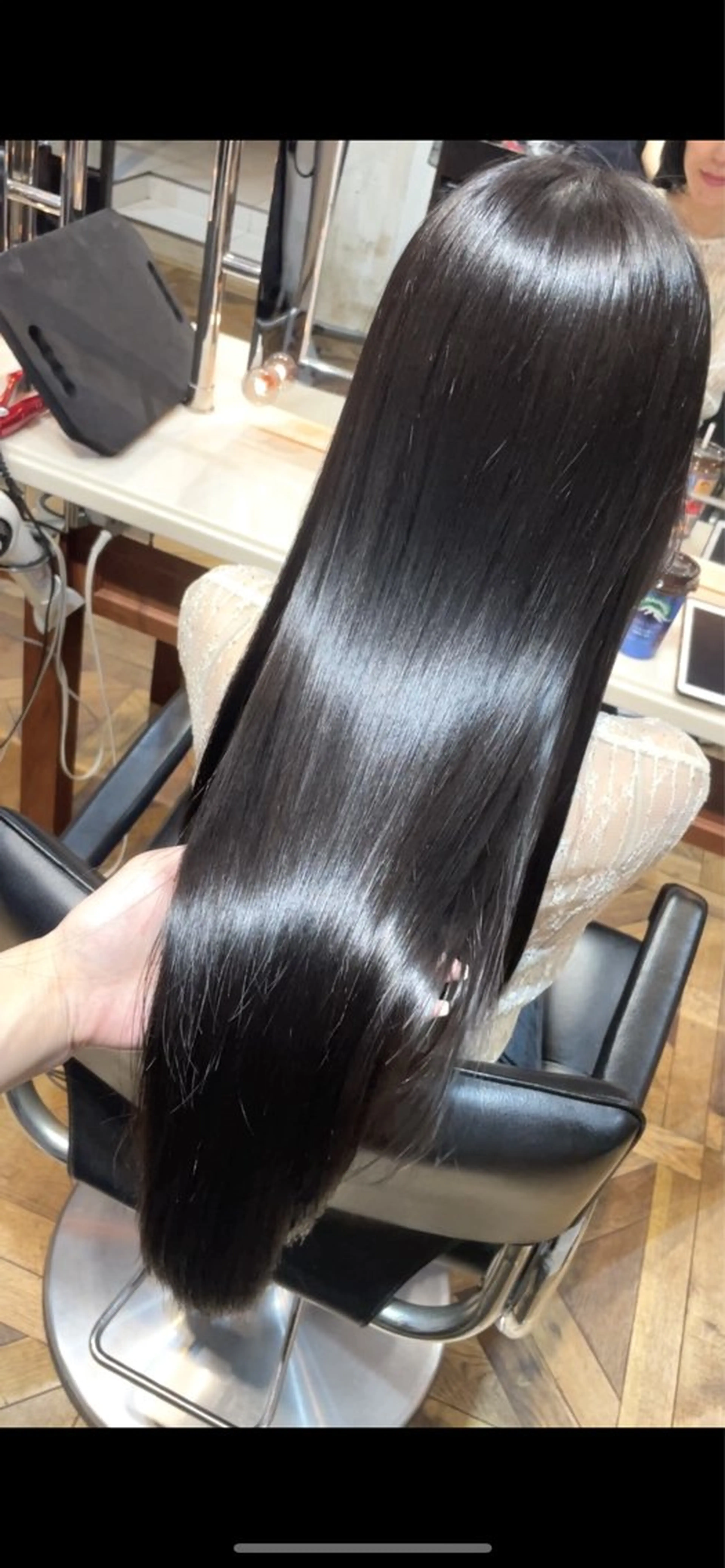 ロング カラー ブリーチ ダークグレー ダークグレージュ グレージュ ブリーチなしカラー カット ヘアカラー トリートメント BEBE所属・ご新規様限定 透明感カラーKANAのヘアスタイル