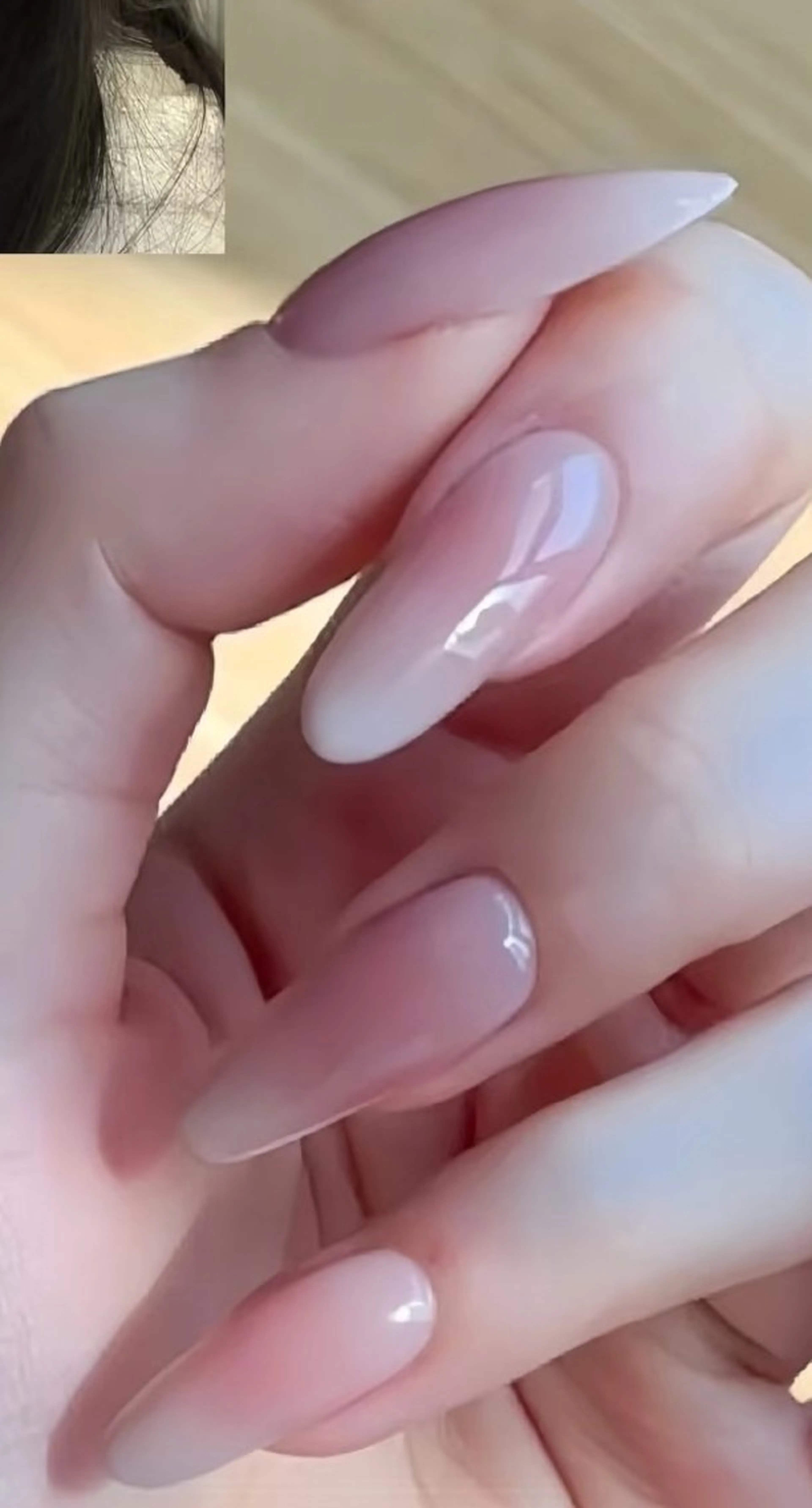 ネイル 高木 維麗絲のネイルデザイン