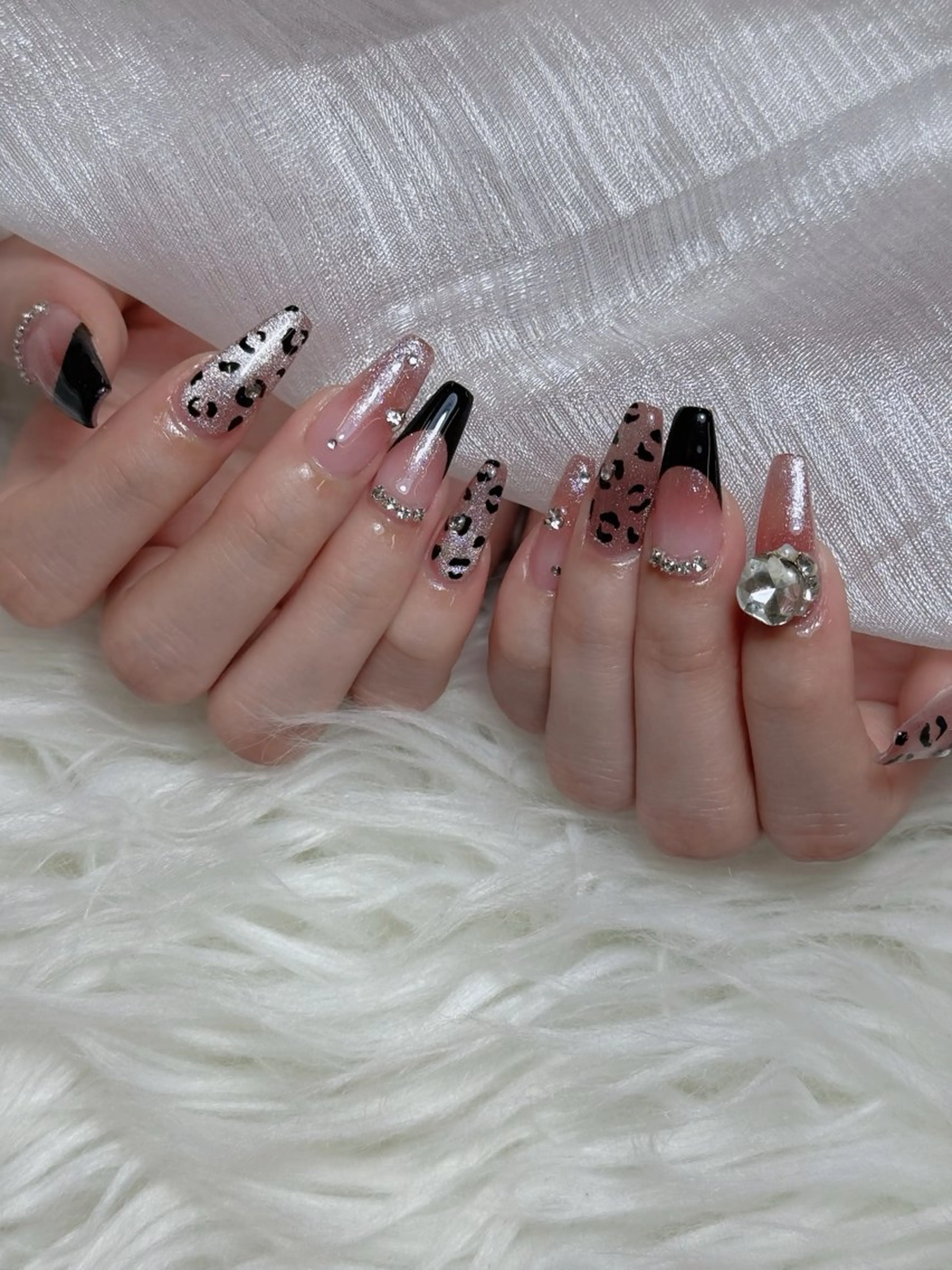 ネイル オーロラネイル チークネイル フットネイル フレンチネイル 韓国ネイル ハンドネイル Lumi Nailのネイルデザイン