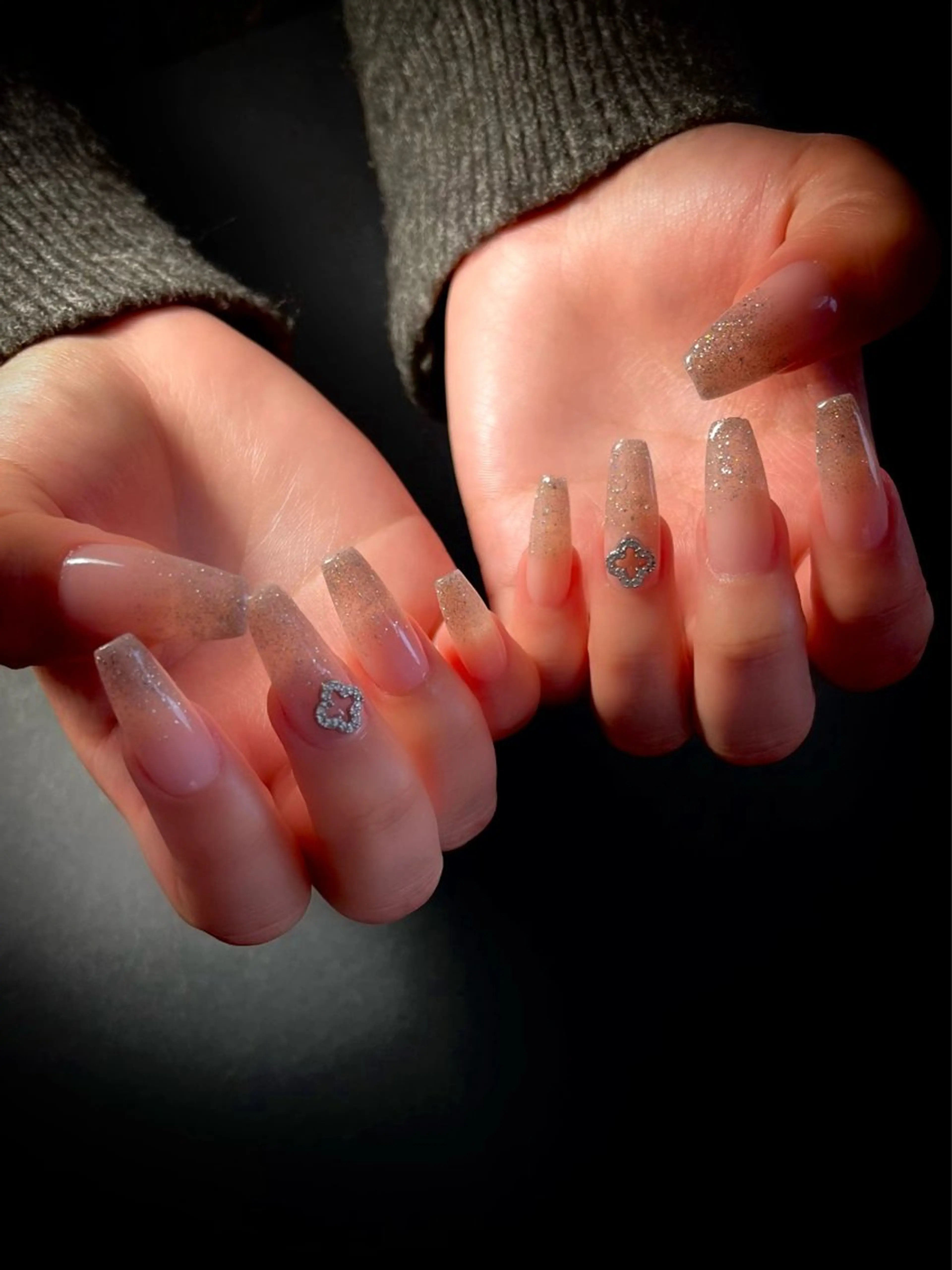 ネイル 長さ出し スカルプネイル ワンホンネイル nine.🦋 YUKOのネイルデザイン