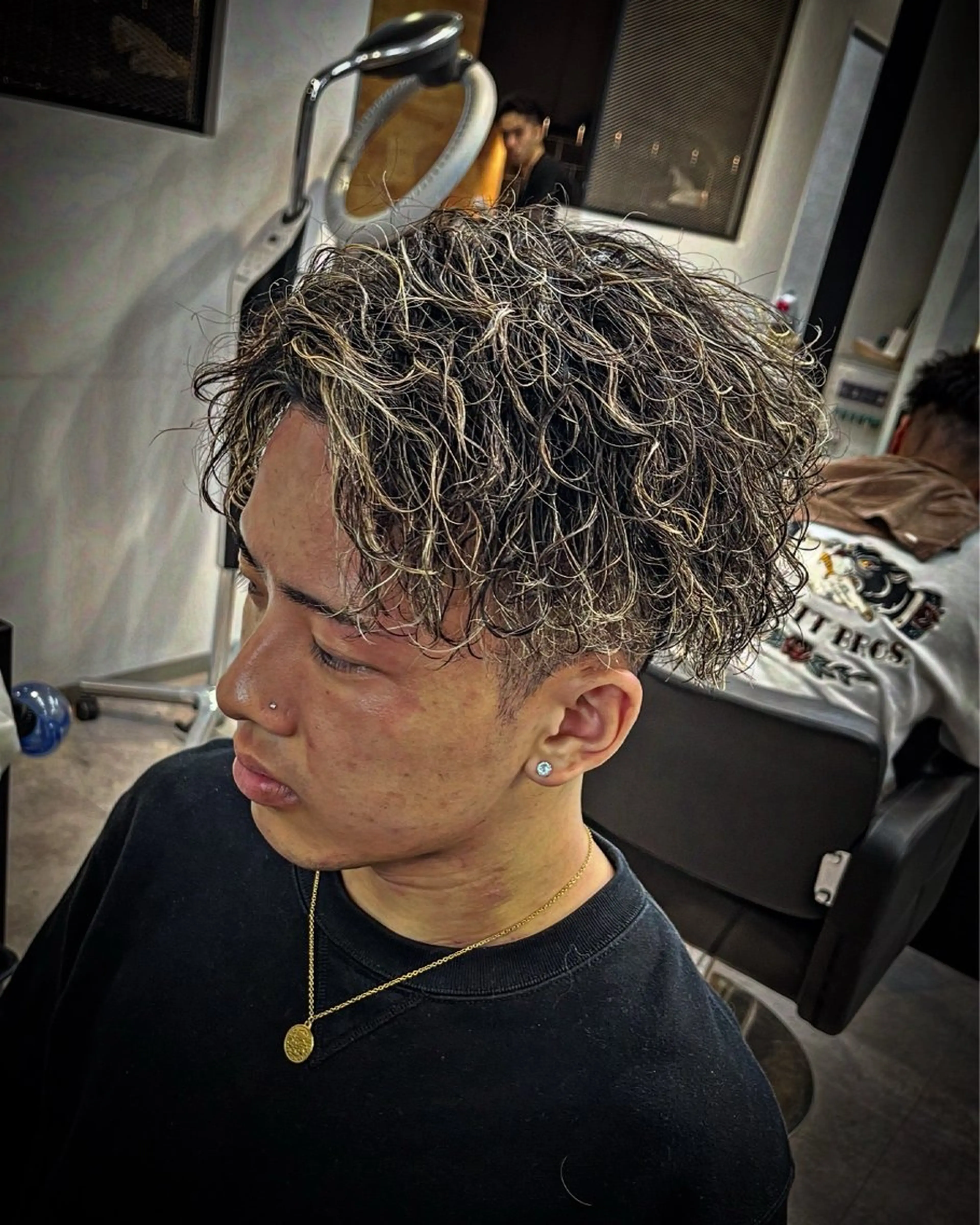 ミディアム カラー パーマ ヘアアレンジ メンズ メンズメッシュ メッシュ カット ヘアカラー パーマ ヘアセット men'slapis YUTOのヘアスタイル