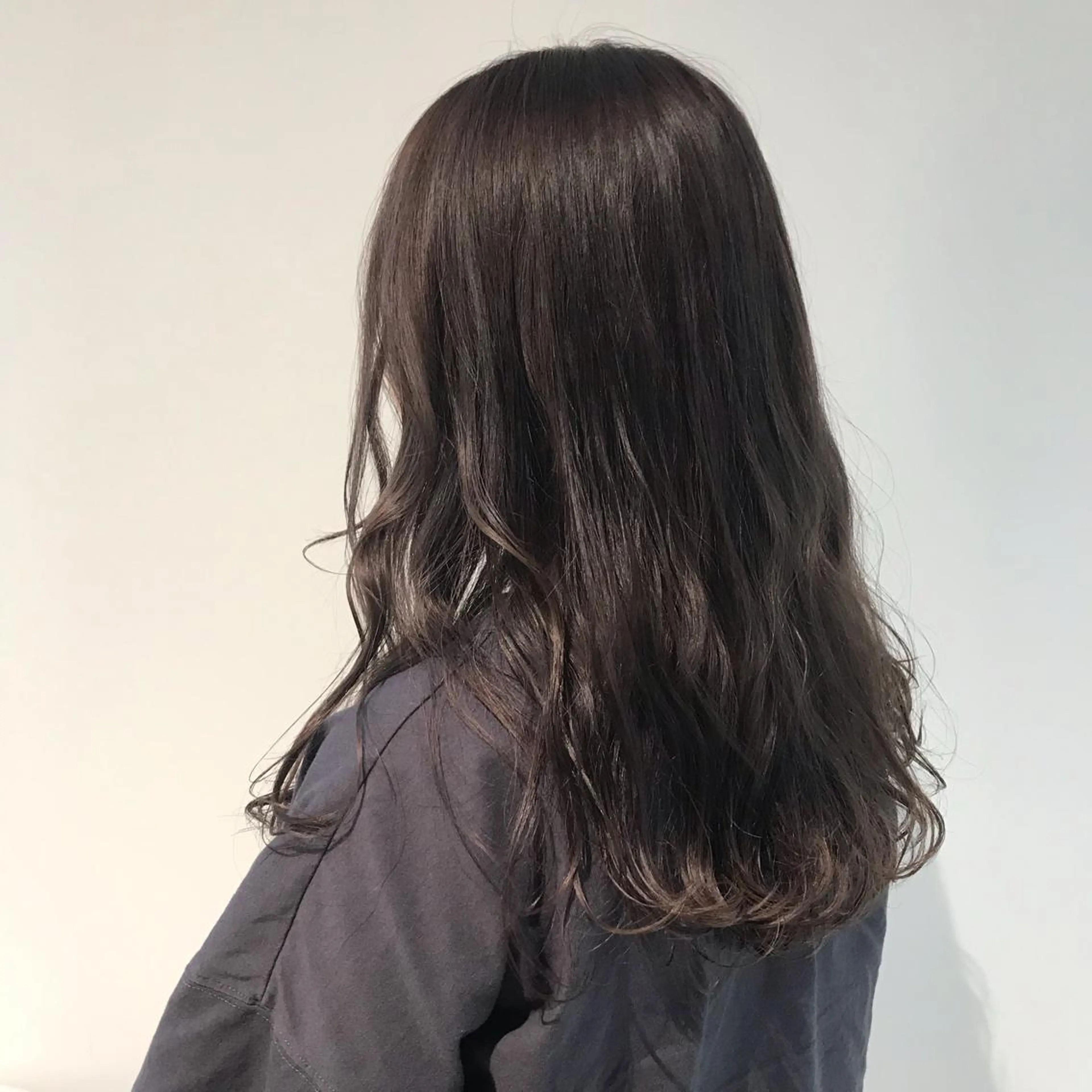 ロング カラー グレージュ モカグレージュ 神奈川大学最寄り白楽 三本松巧のヘアスタイル