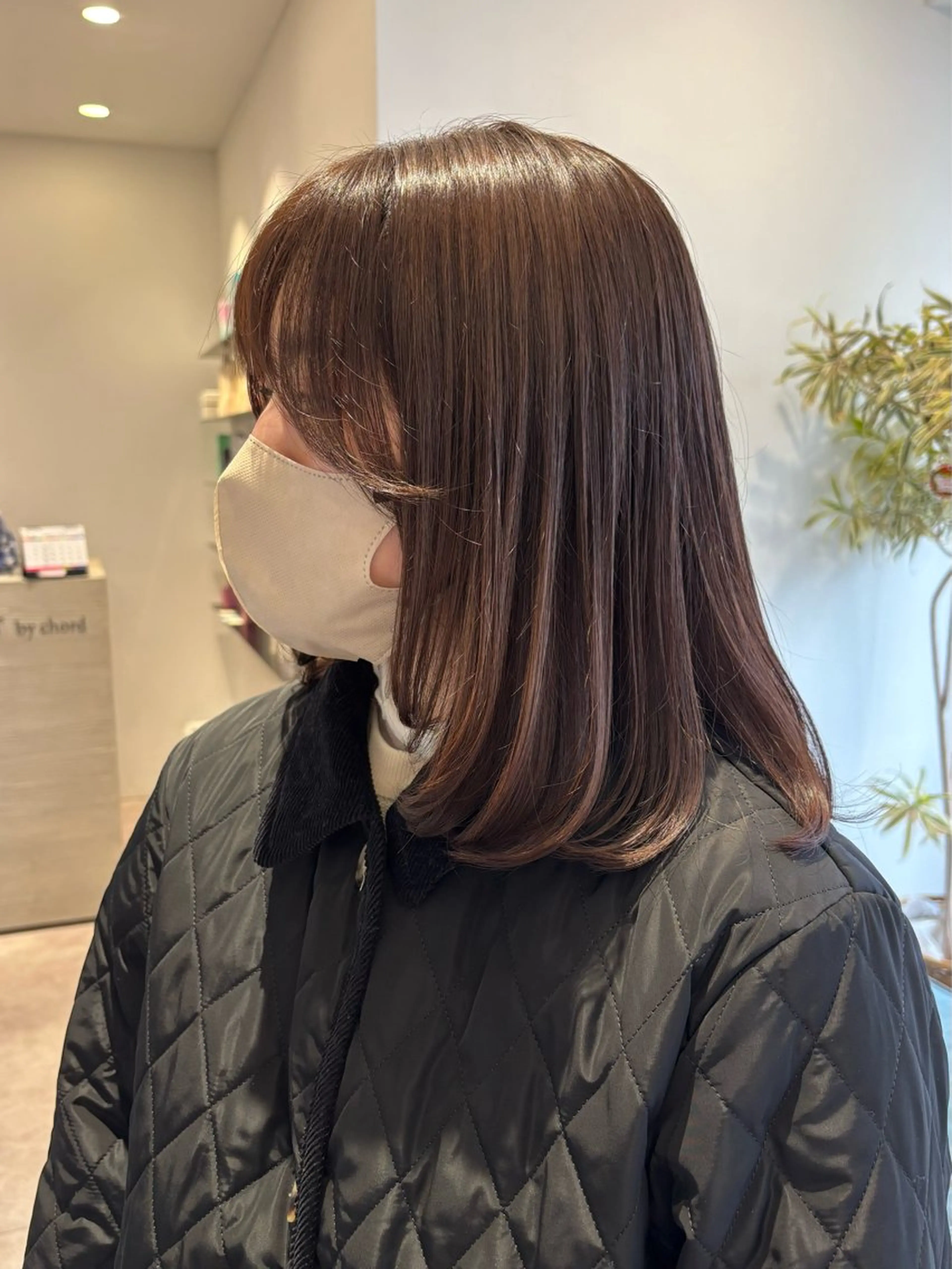 ミディアム レイヤーカット NEST by chord （ネストバイコード）所属・🤍関根 朋香🤍のヘアスタイル