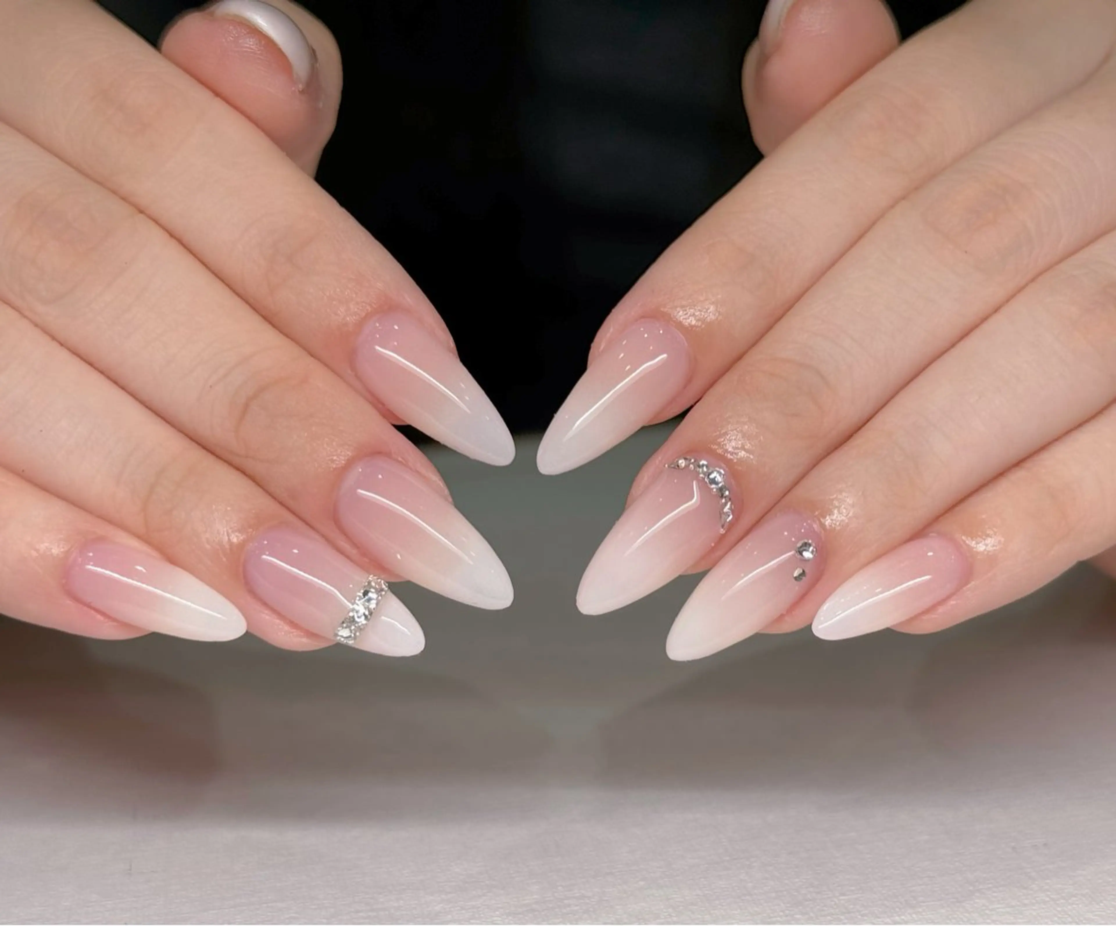 ネイル 桜ネイル フラワーネイル ニュアンスネイル オフィスネイル パステルネイル ハンドネイル MILO 168 池袋のネイルデザイン