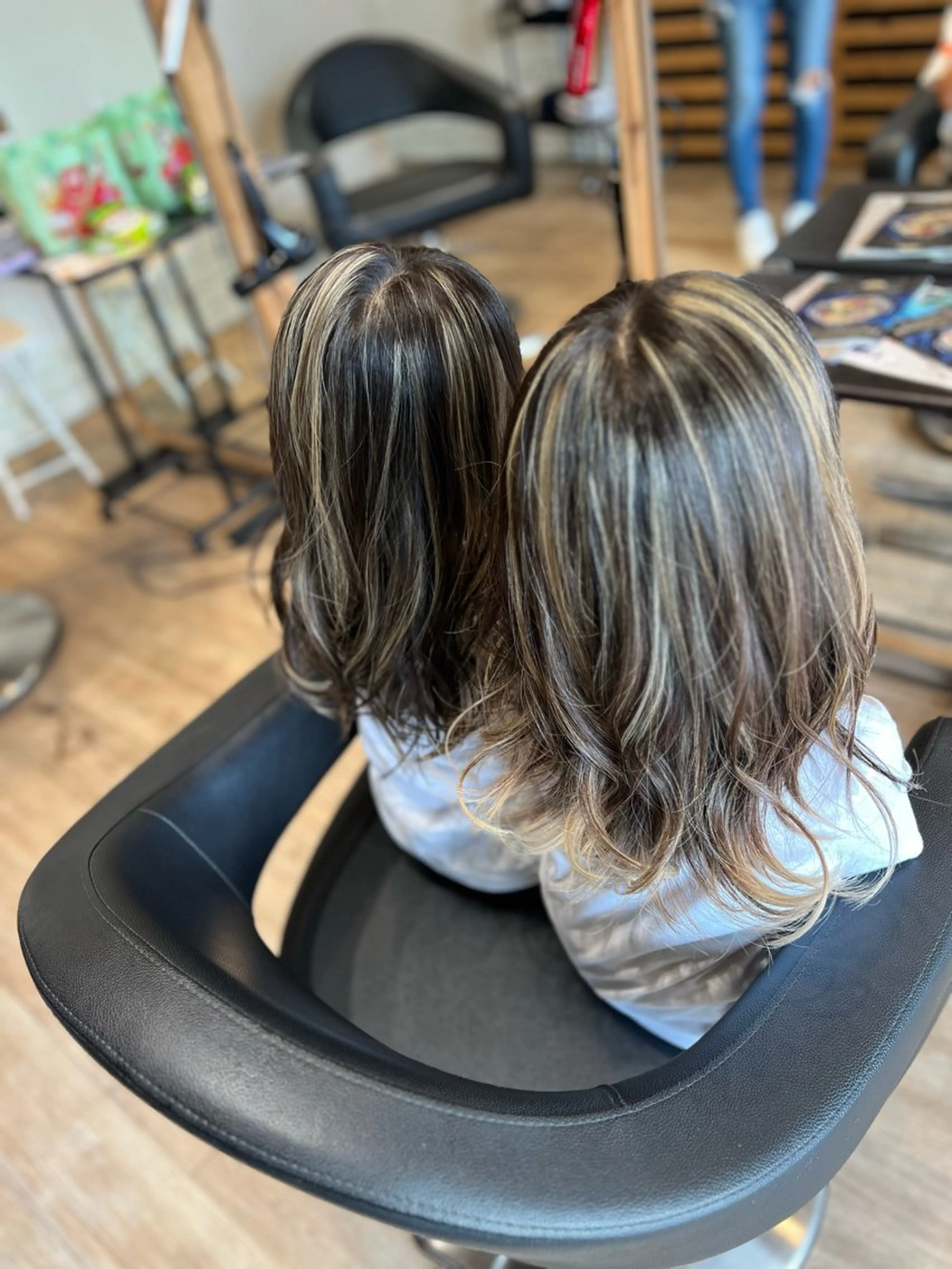 セミロング キッズ ハイライト ヘアカラー 大久保 隆蔵のヘアスタイル