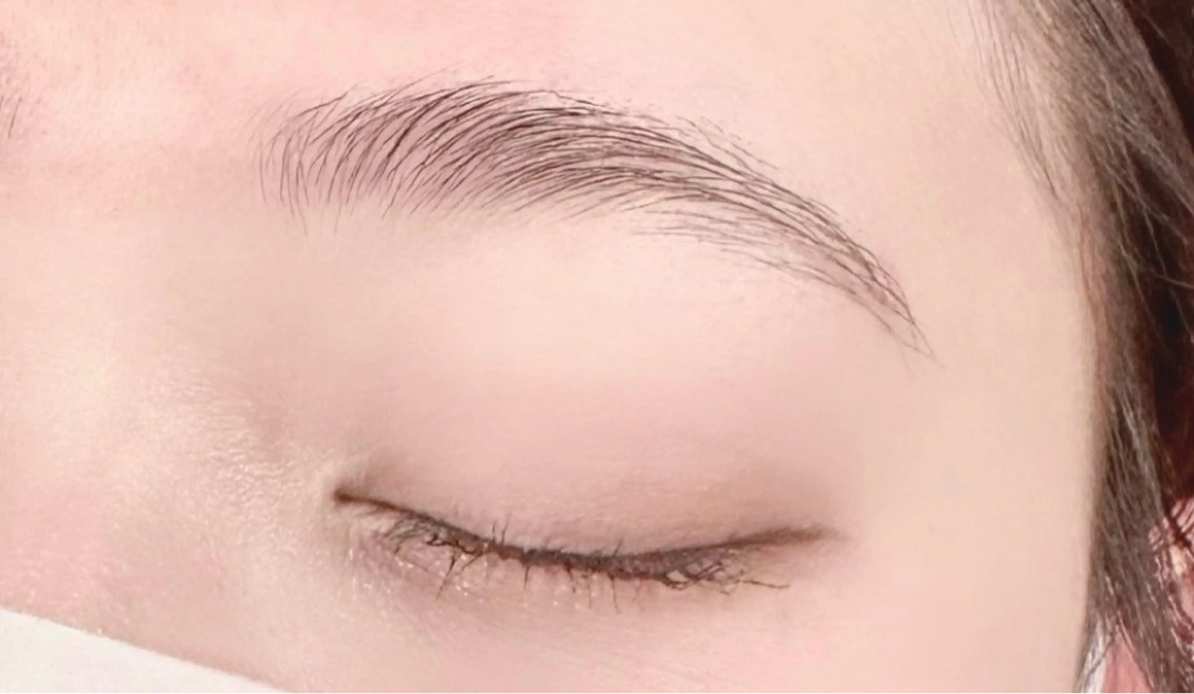 アイブロウ 眉毛ワックス脱毛 🩰Misaki🦢 🪞のマツエク・マツパデザイン