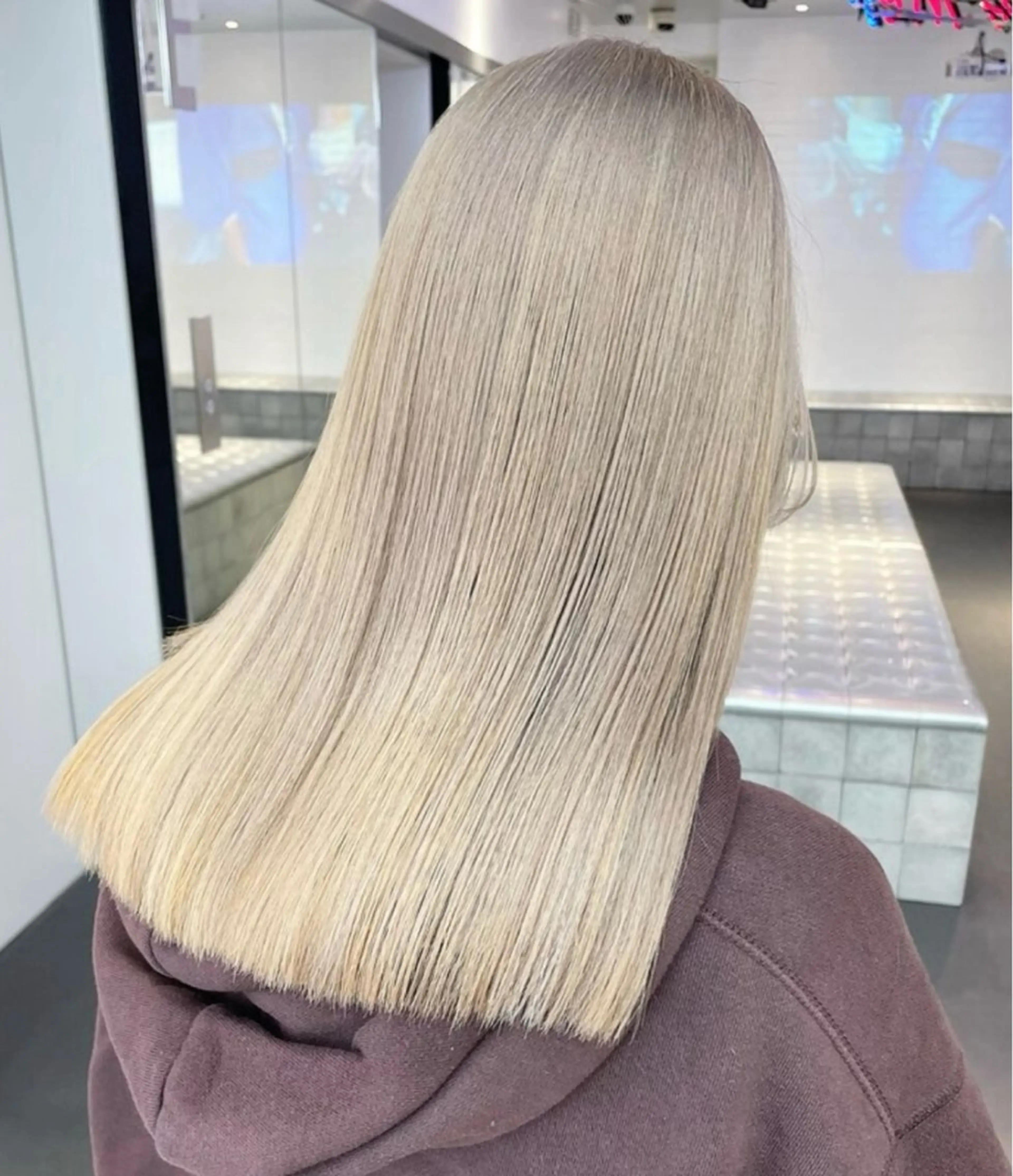 カラー ヘアカラー トリートメント ブリーチカラー×艶 🍨mihoのヘアスタイル