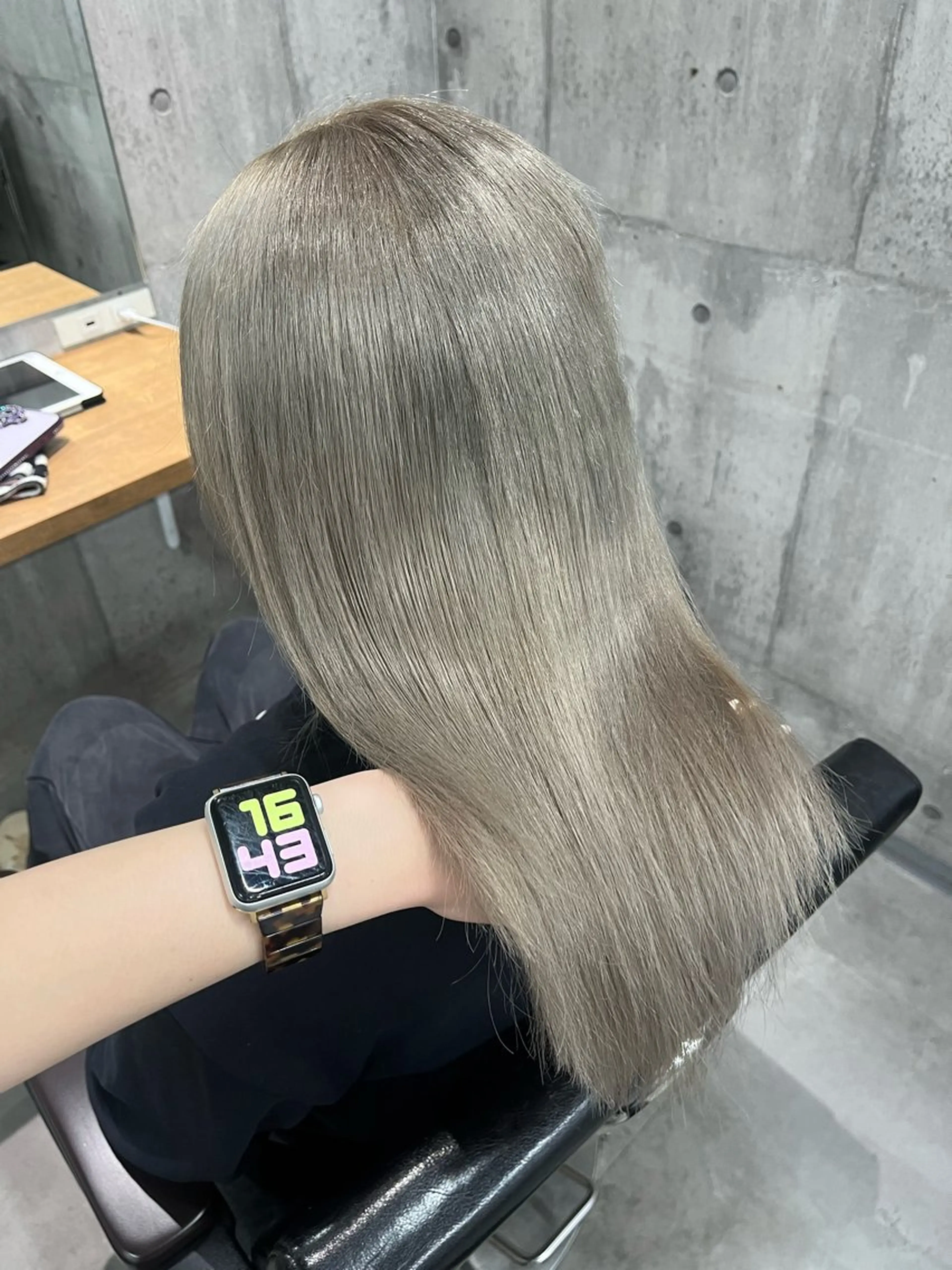 ロング カラー カット ヘアカラー トリートメント ヘアセット newi赤羽 HINATAのヘアスタイル